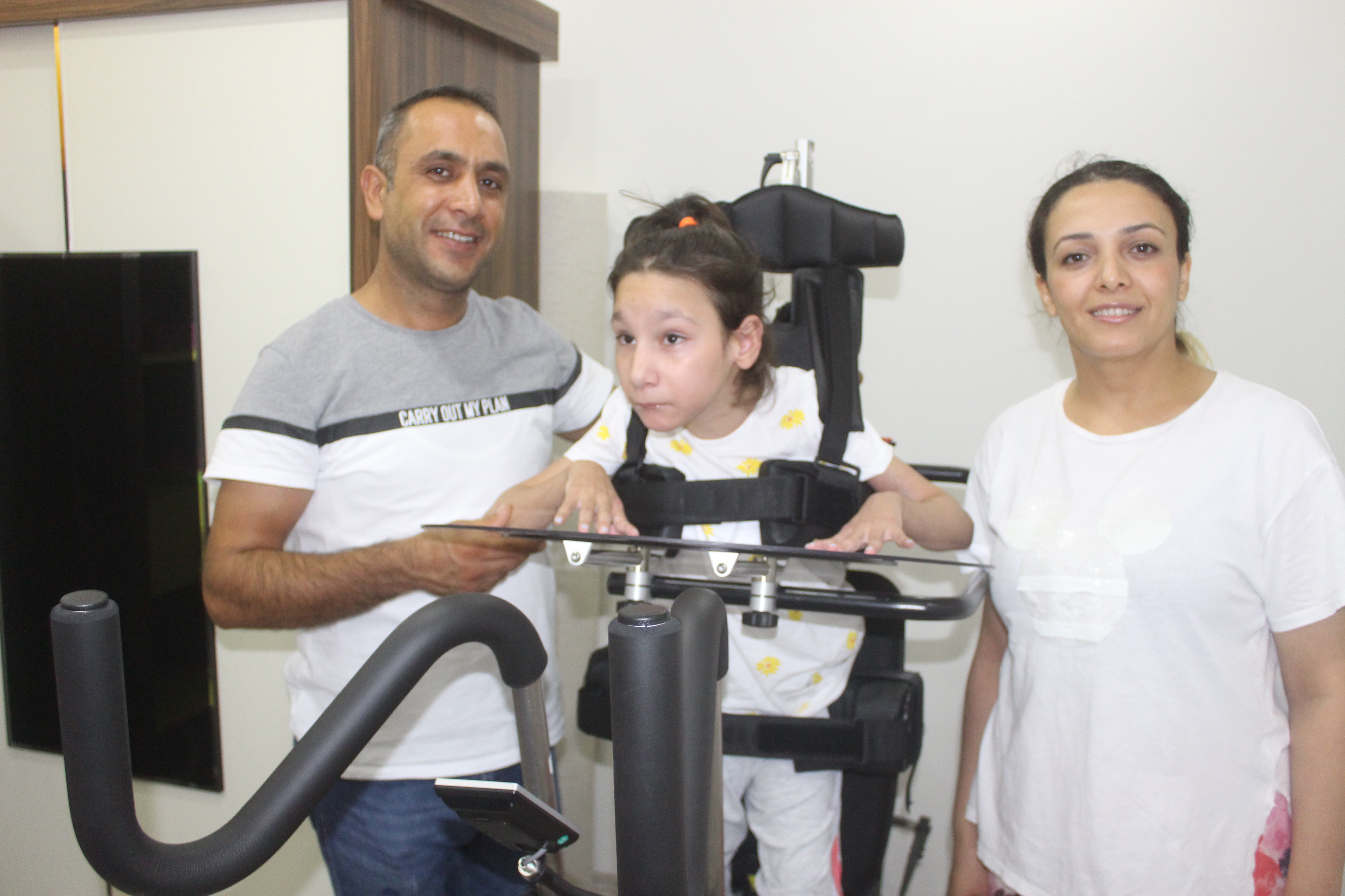 Cumhurbaşkanı Erdoğan, Serebral Palsi Hastası Yaren’in yüzünü güldürdü