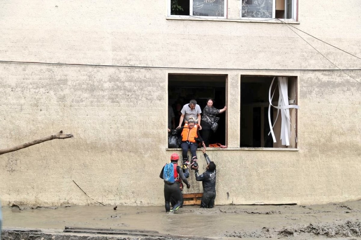 AFAD: 'Kastamonu ve Sinop'ta sel sularına kapılan 11 kişi hayatını kaybetti'