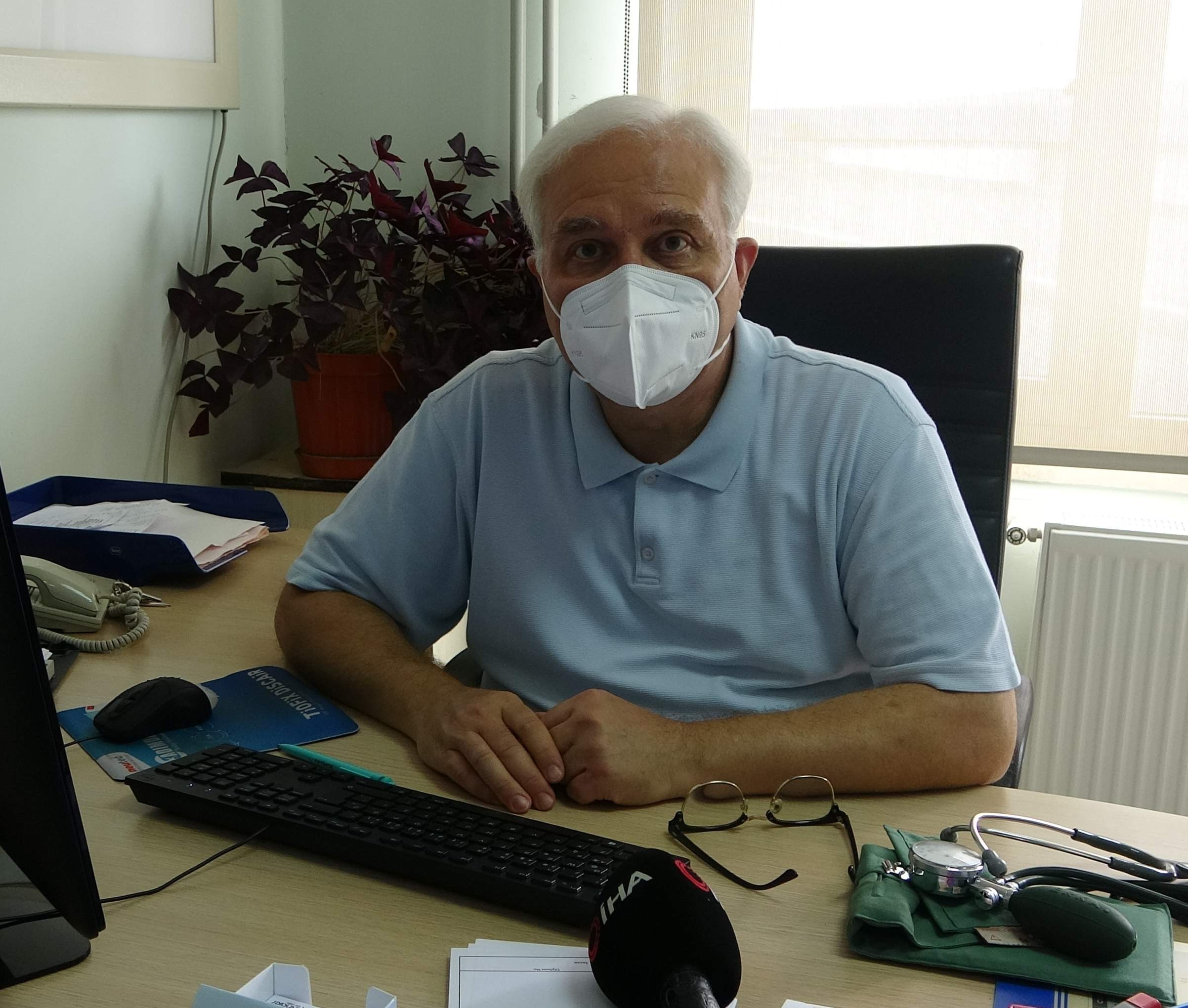 Prof. Dr. Tevfik Özlü: 'Covid olanların yaş oranı giderek düşüyor'