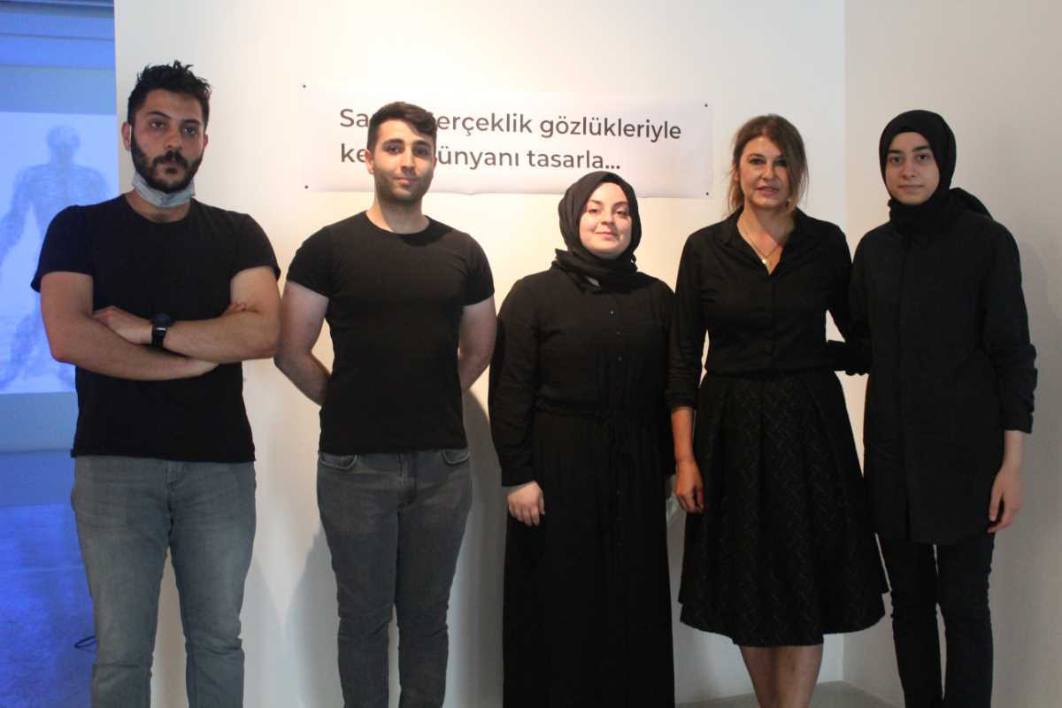 Sanal gözlüklerle sanatseverler kendi dünyalarını tasarlayabiliyor