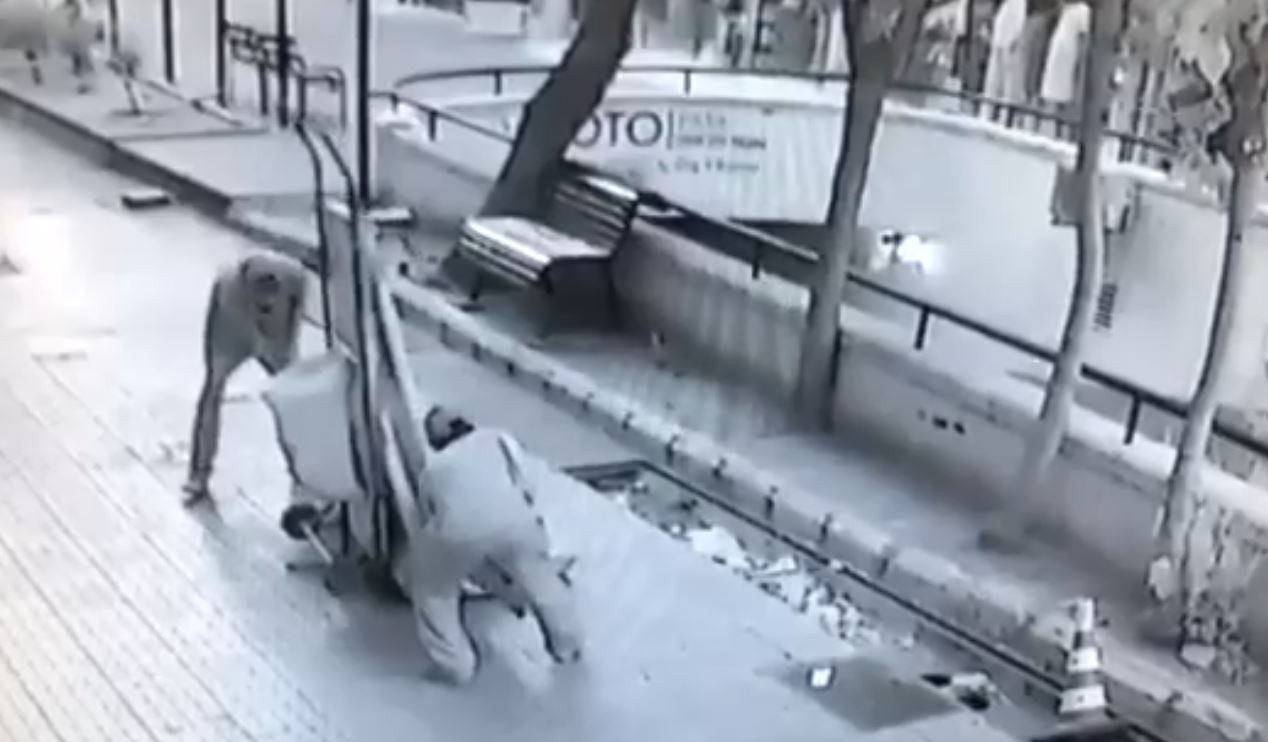 Antalya'da mazgal hırsızlarının rahat tavırları pes dedirtti