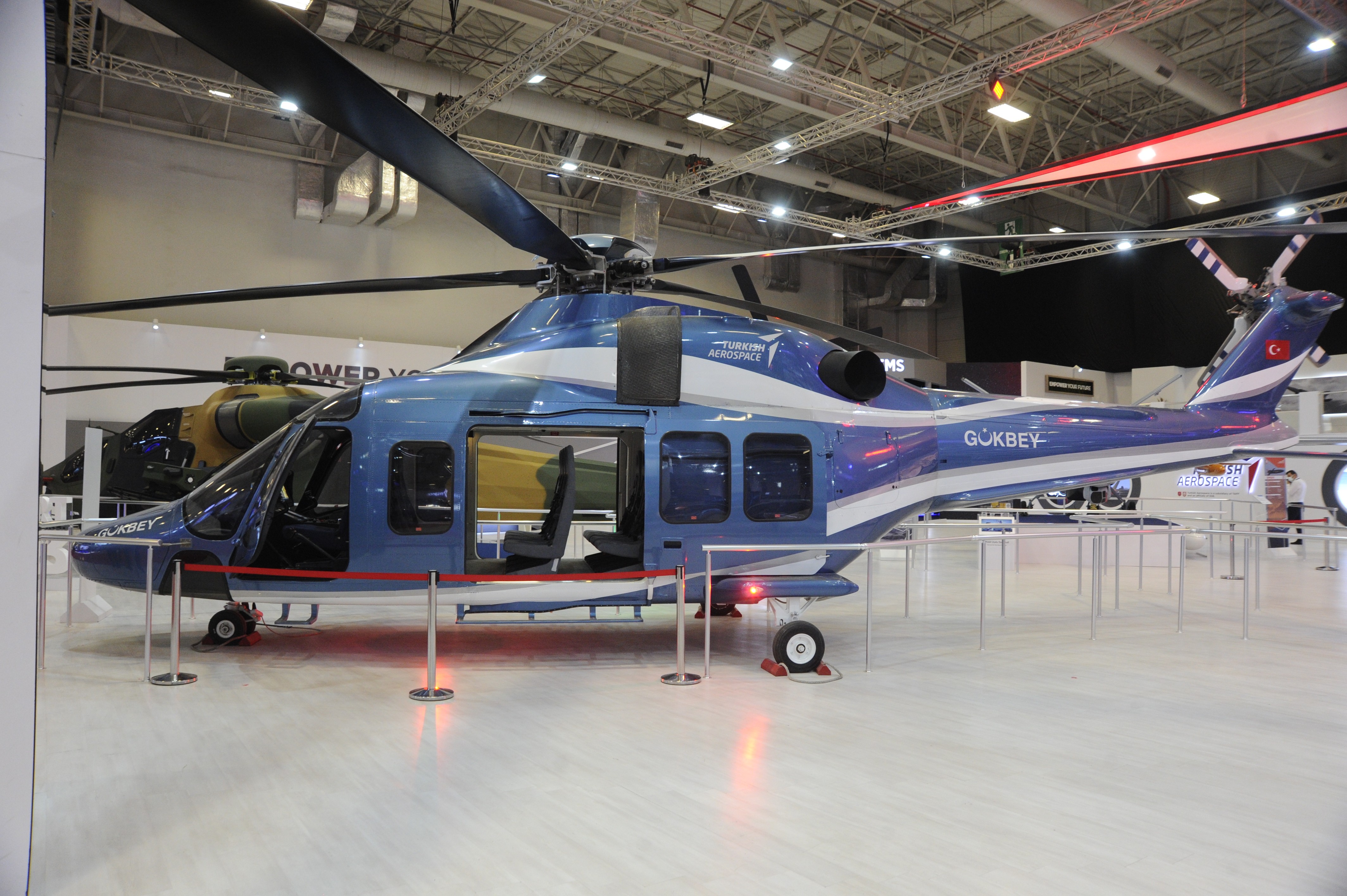 ‘Milli Muharip Uçak’ 15. Savunma Sanayii Fuarı’nda görücüye çıktı