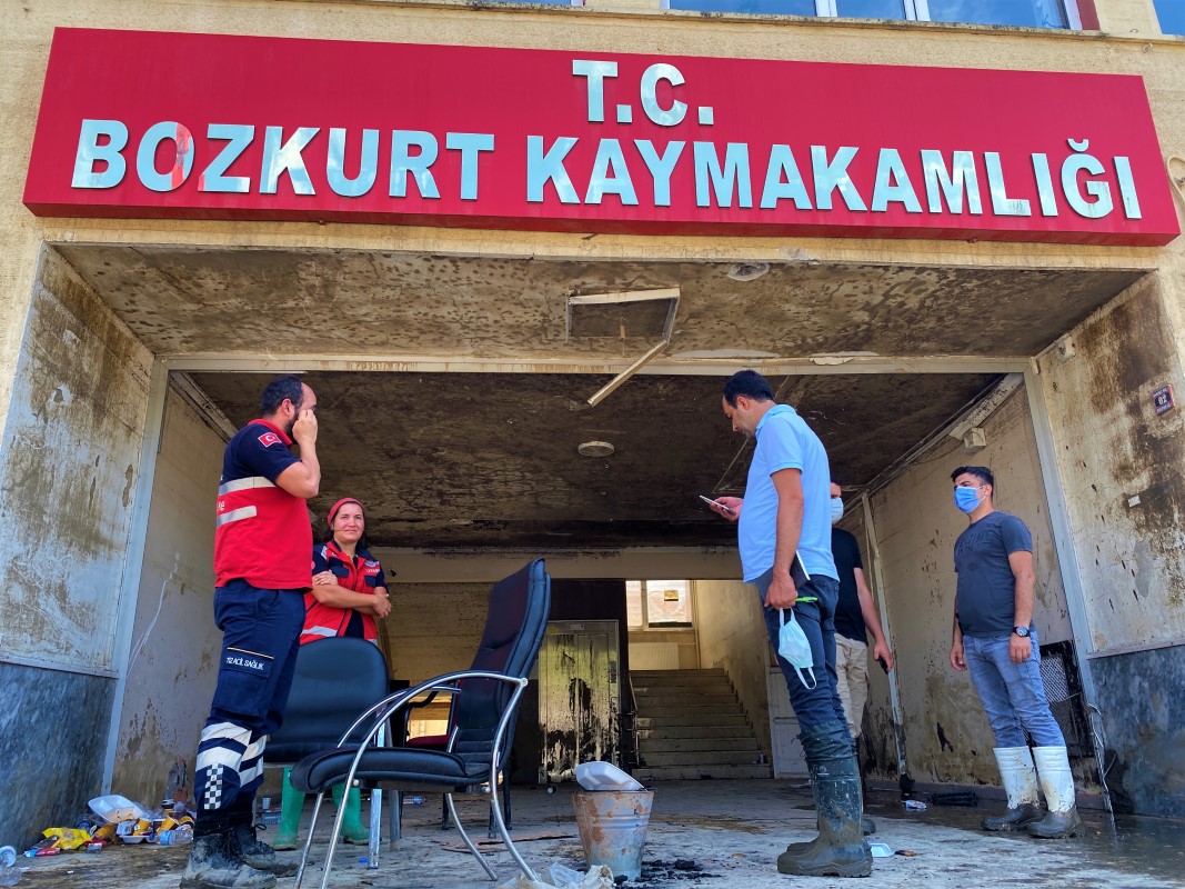 Kaymakam Atıcı, felaketin yaralarını sarmak için çalışmalara başladı