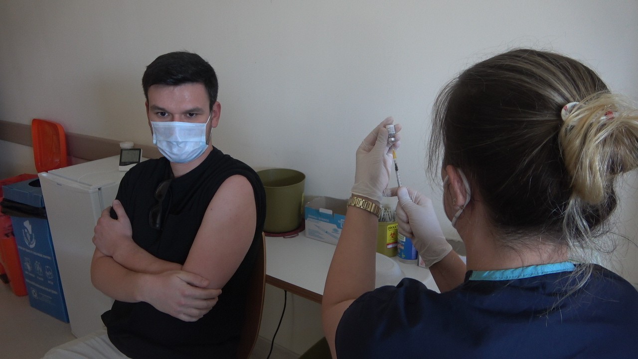 Sağlık Bakanlığı'ndan koronavirüs aşısına ilişkin karar!