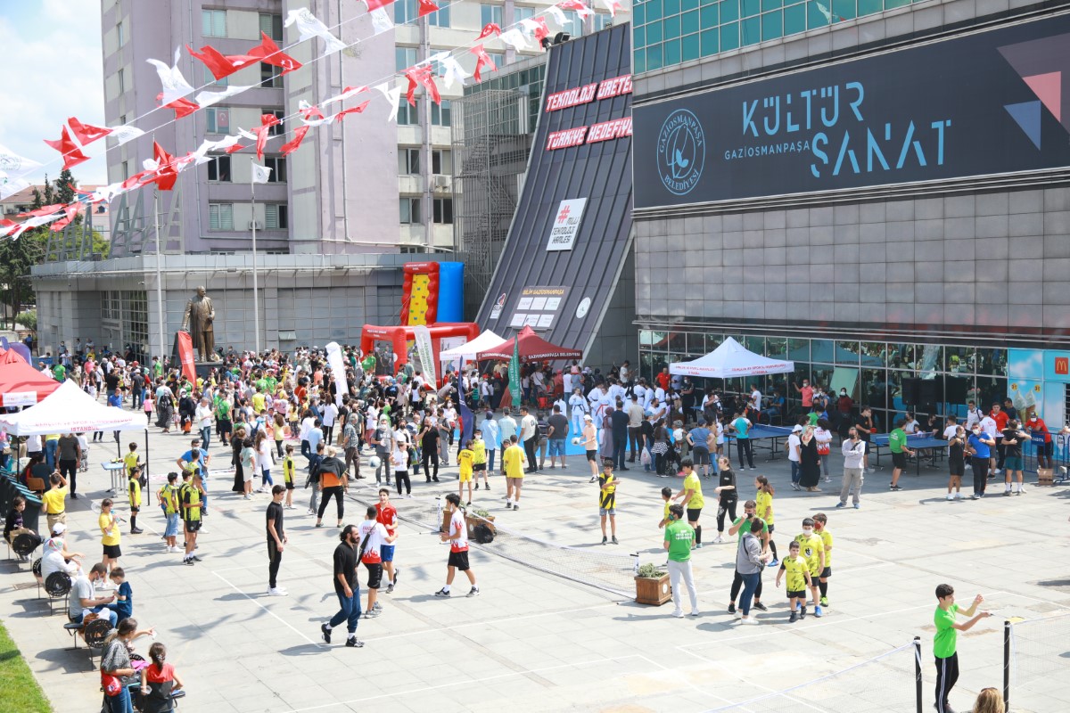 Gaziosmanpaşa Meydanı spor merkezine dönüştü