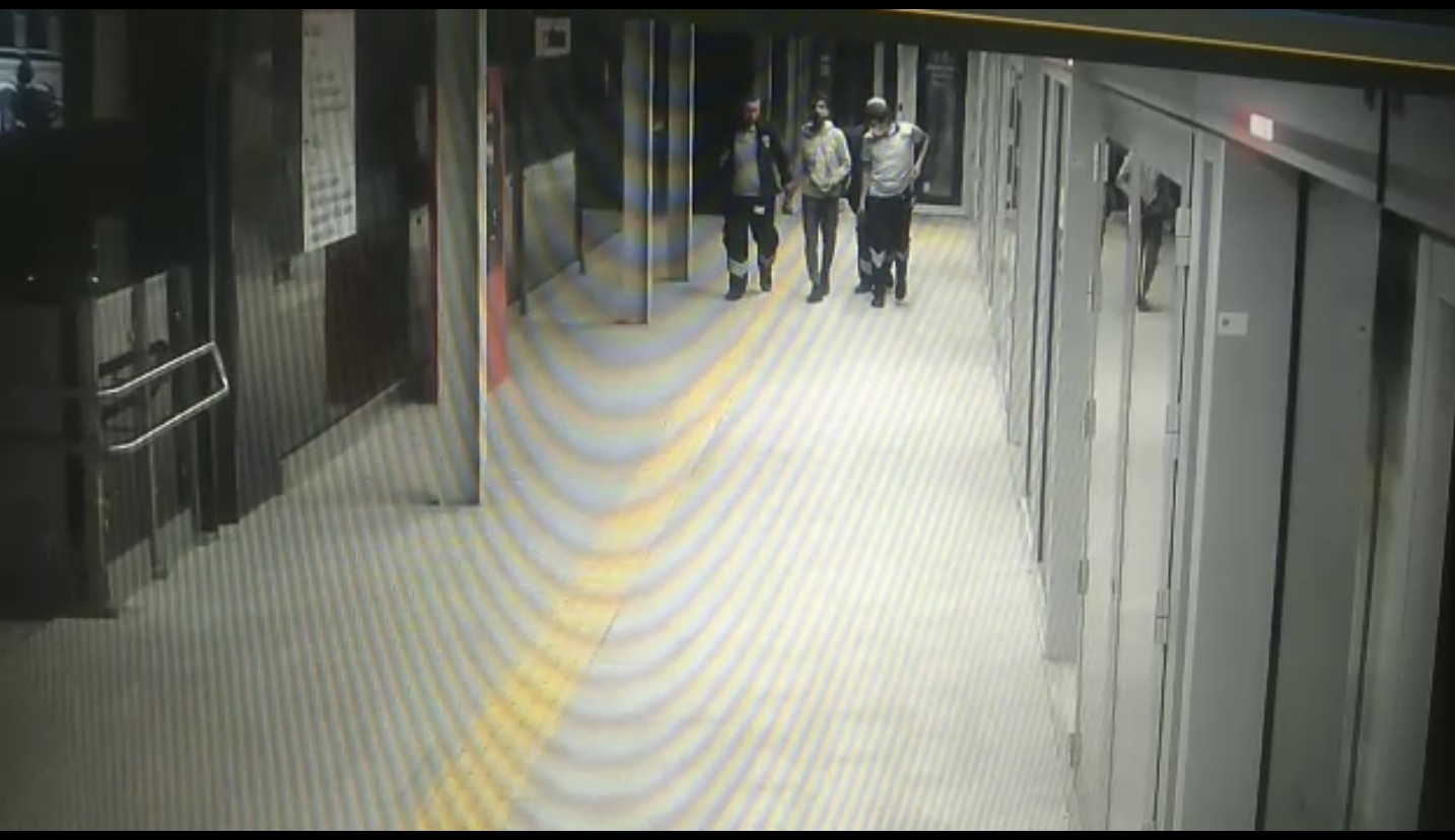 İstanbul metrosunda intihar ihbarına giden polis hırsızı suçüstü yakaladı