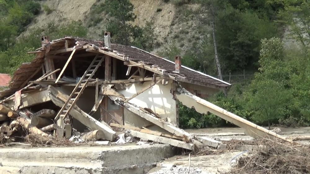 Sinop'taki selin yaraları sarılıyor