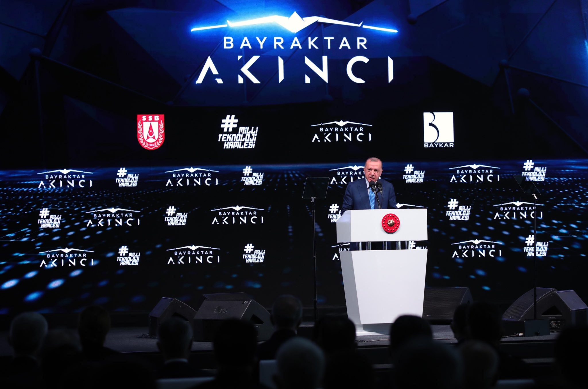 Cumhurbaşkanı Erdoğan Akıncı TİHA’ya ilk imzayı attı