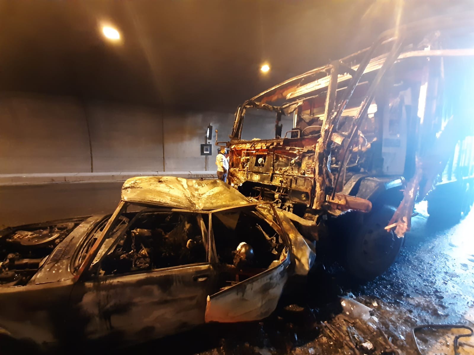 İzmir-Aydın Otoyolu’nda feci kaza: 4 ölü, 2 yaralı