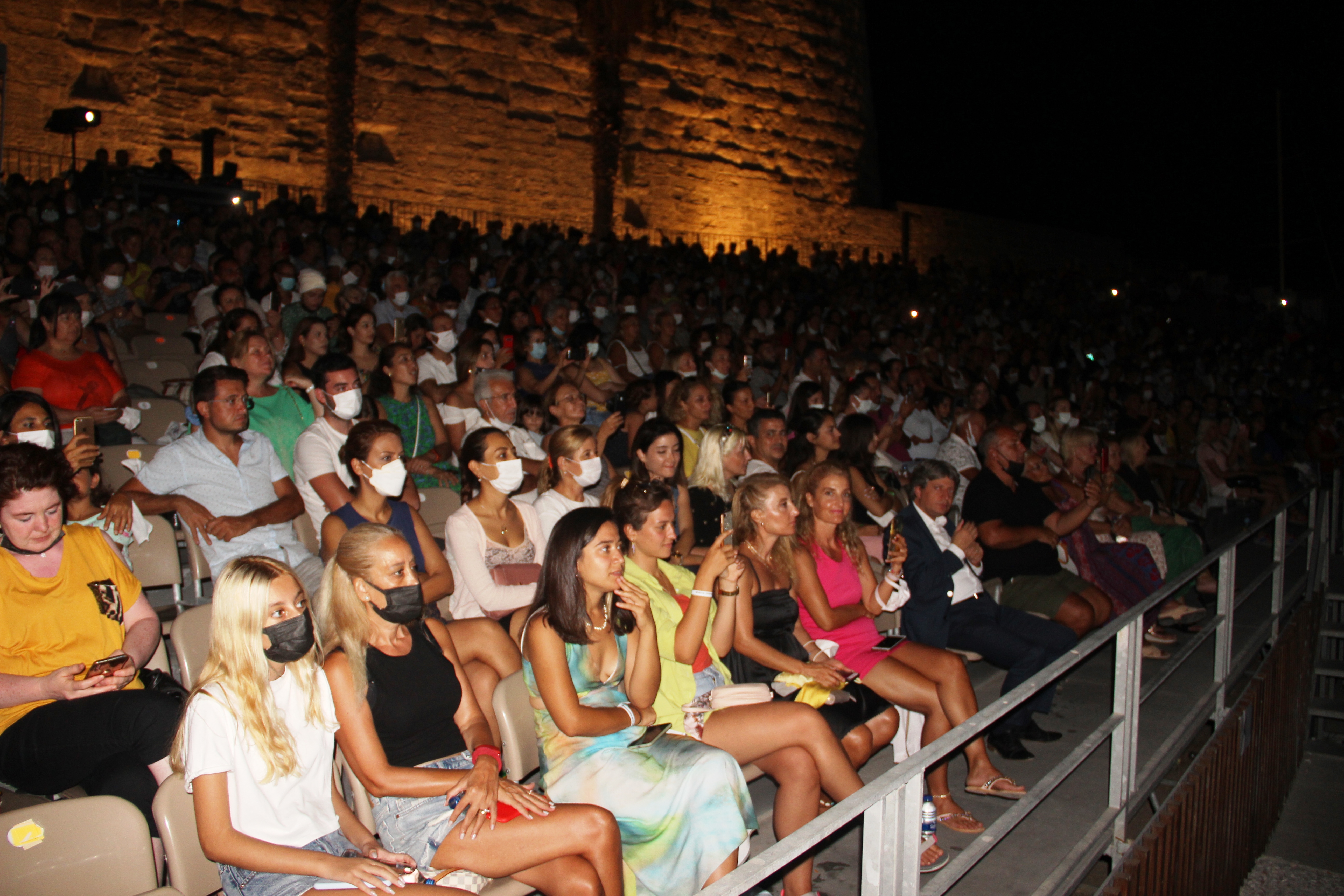 Ferhat Göçer 20 yıl sonra aynı sahneye çıktı