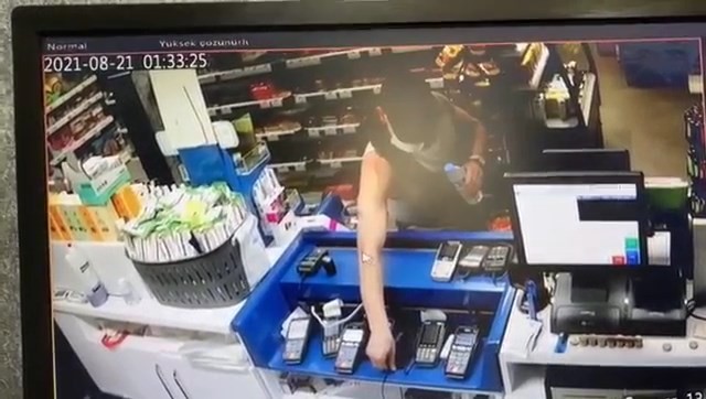 Benzin istasyonundaki hırsızlık kameraya yansıdı