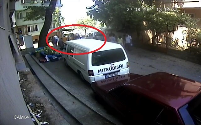 Bursa'da yol verme kavgasında böyle kavga ettiler: 2 yaralı