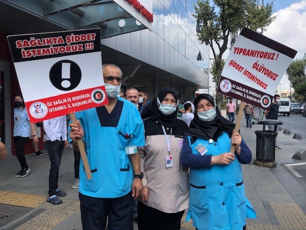 İBB muhabirinden hastane personeline saldırı