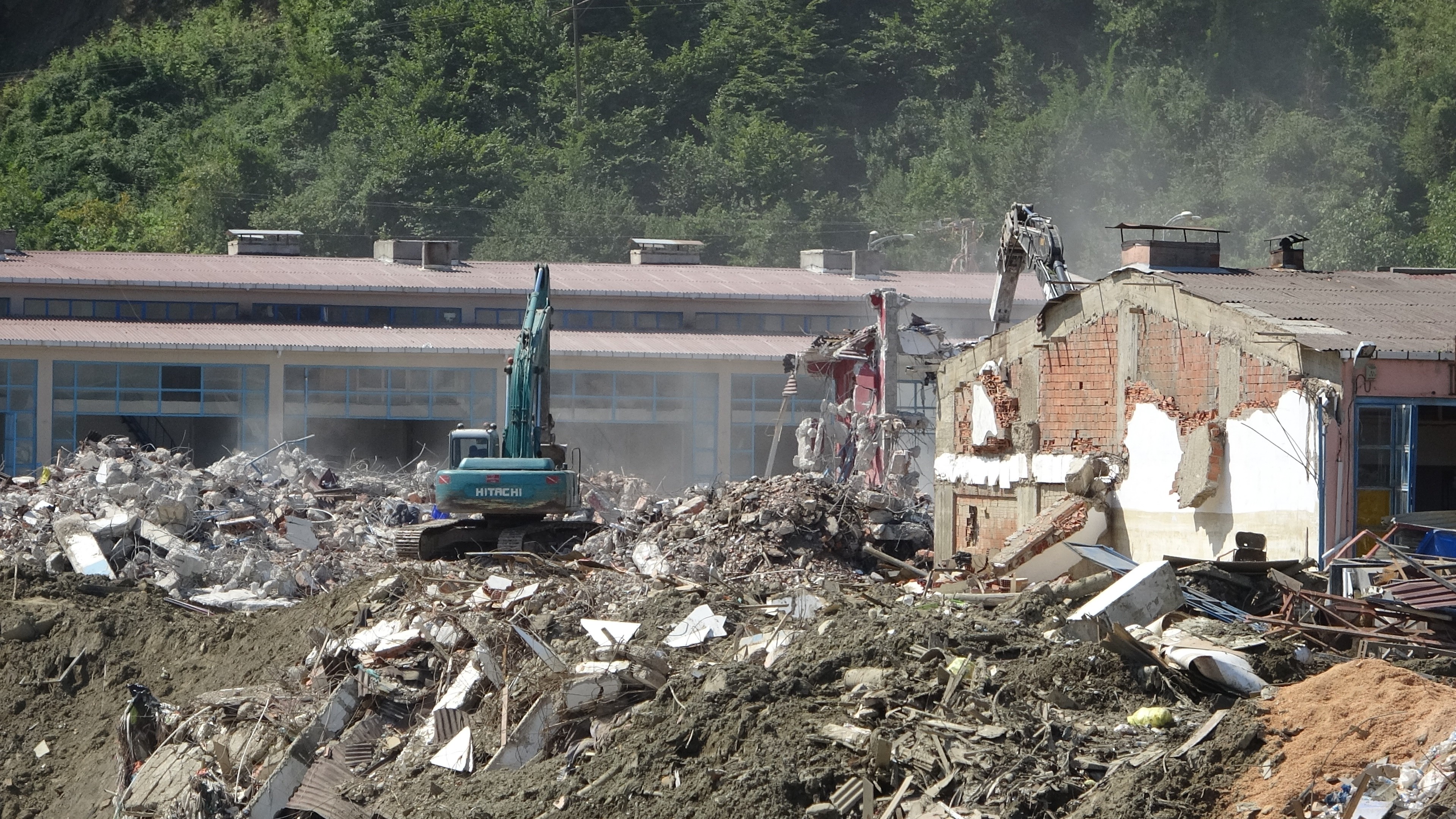 Ayancık’taki acı bilanço açıklandı: 'Kayıp 10 kişinin cansız bedeni bulundu, 6 kişi aranıyor'
