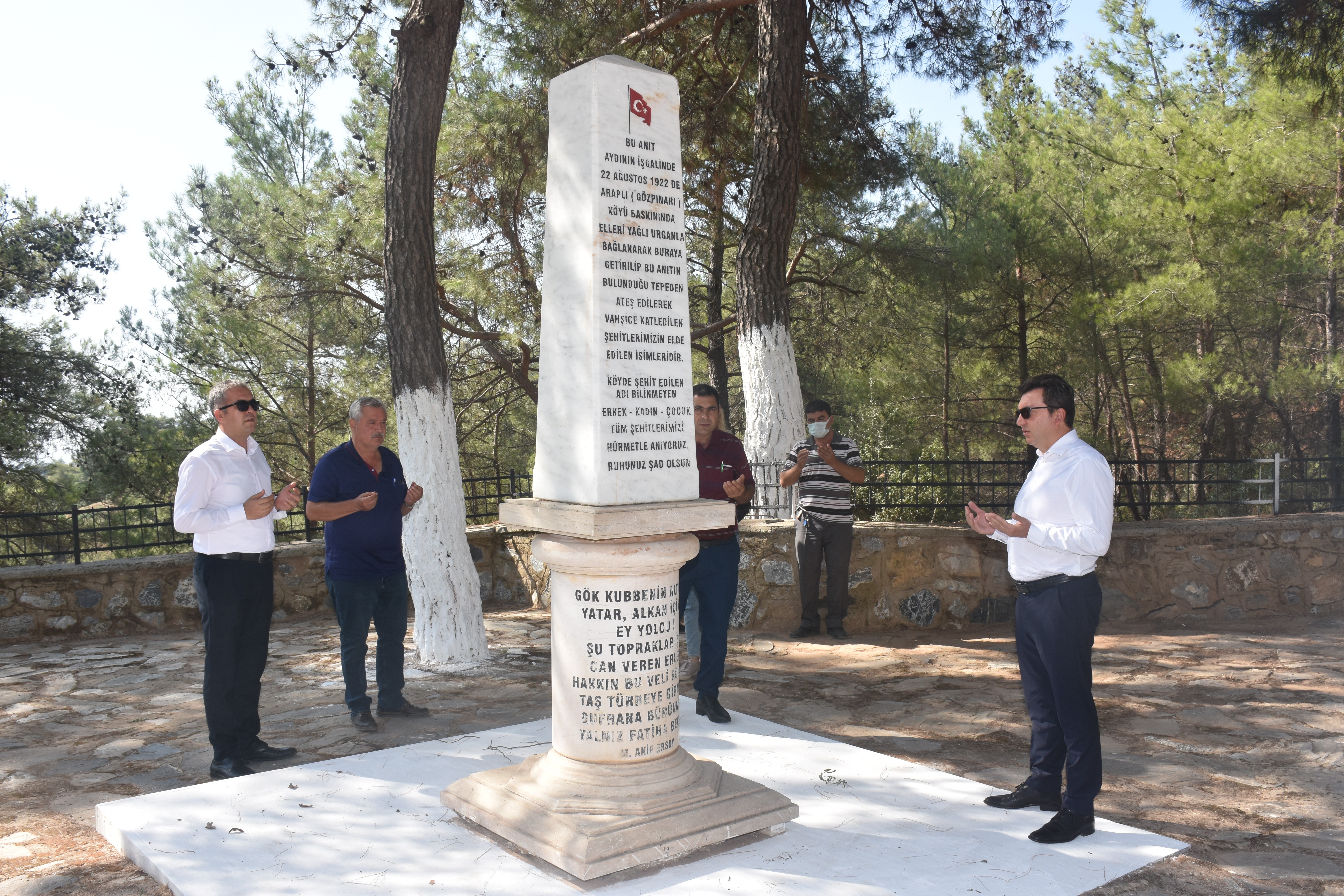 '99 yıl önce 245 masum insanı yağlı urganla bağlayıp burada kurşuna dizdiler'