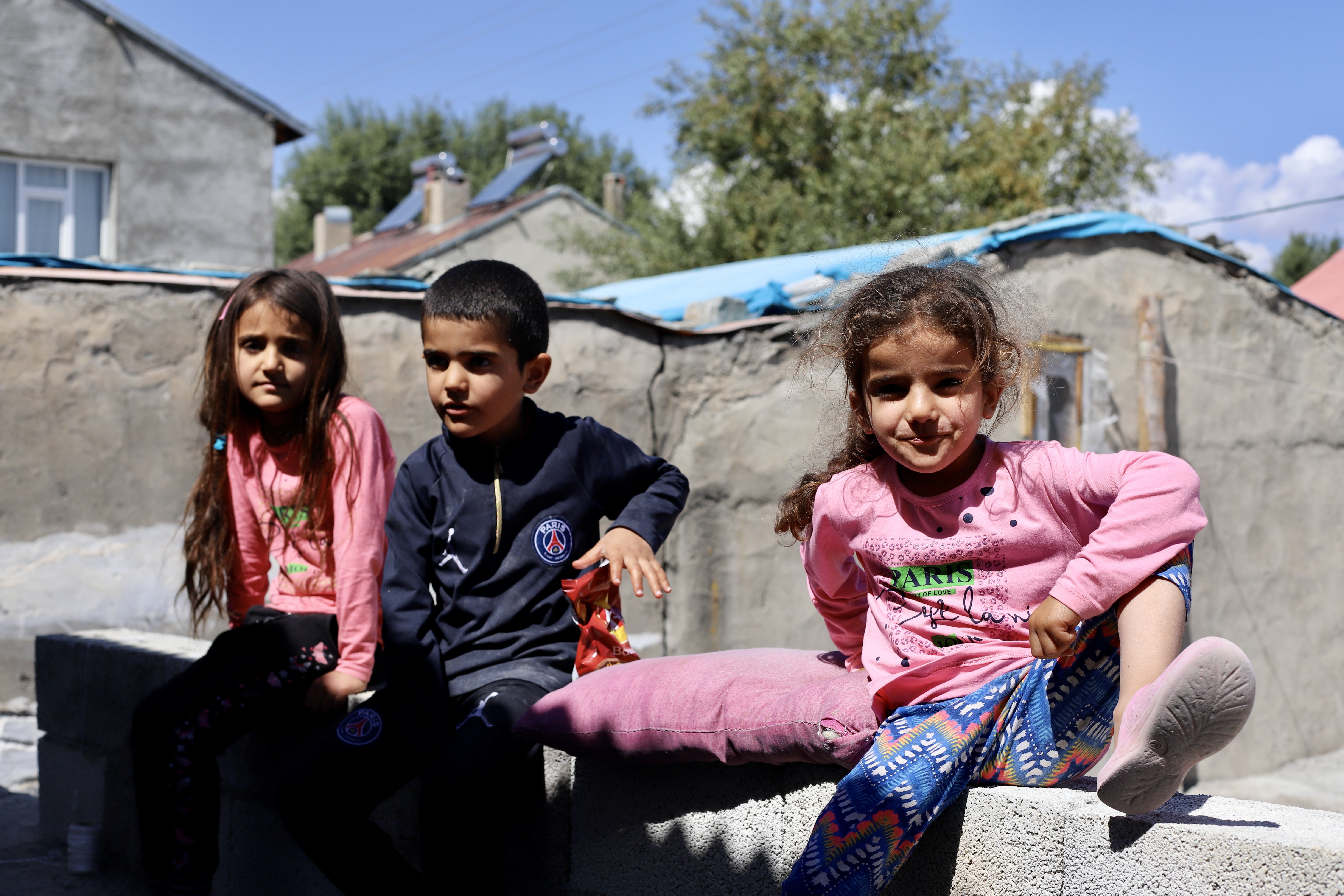 Kanserden eşini kaybeden baba, 3 çocuğuna hem annelik hem babalık yapıyor