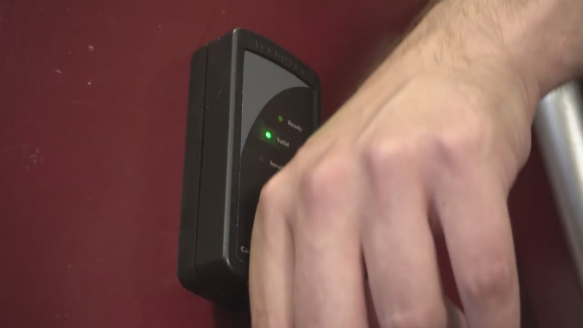 Türk Iron Man Tolga Özuygur, derisinin altına çip yerleştirdi