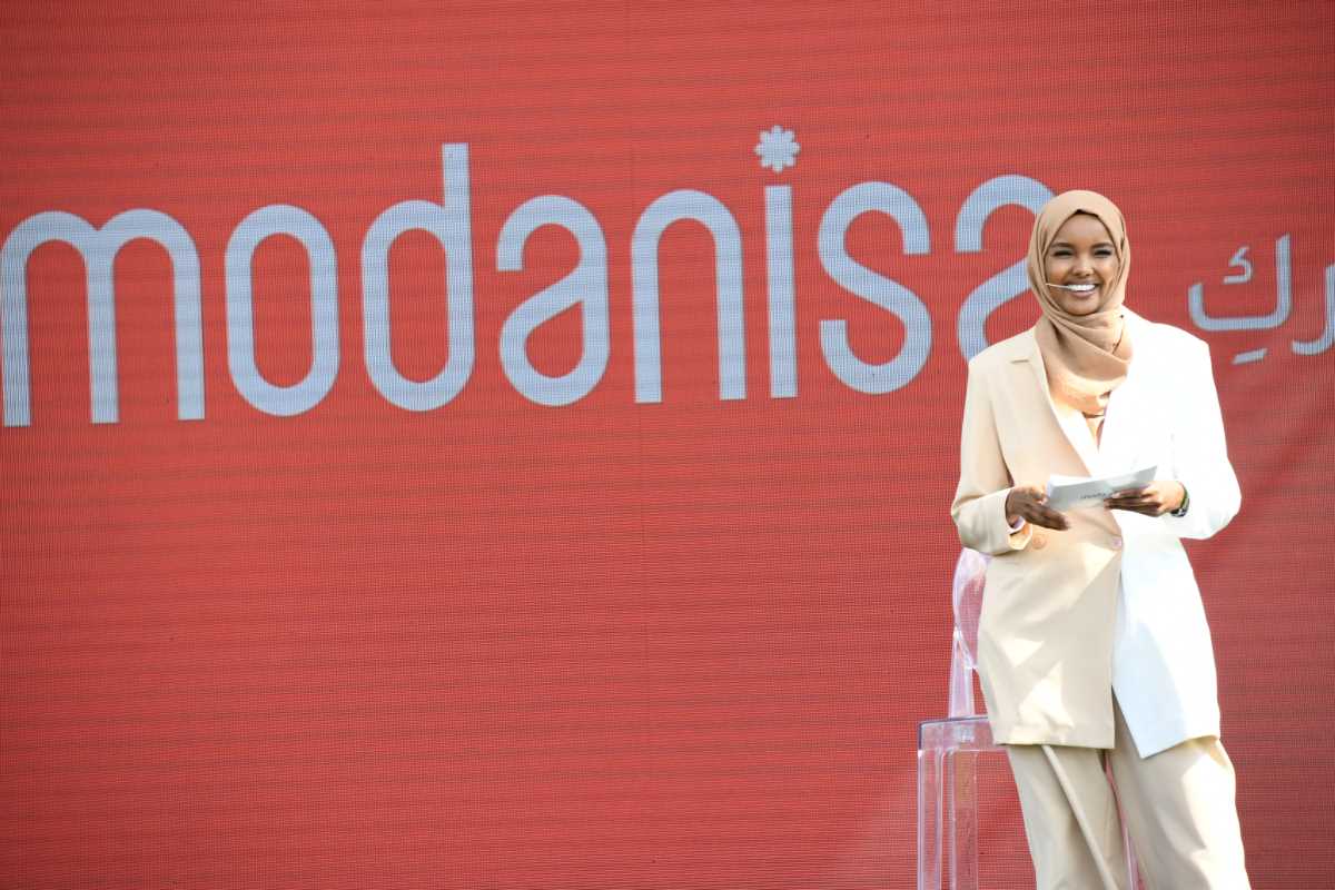 Modanisa global mottosunu tüm dünyaya Halima Aden ile duyurdu: 'Kendin olmak Modanisa'