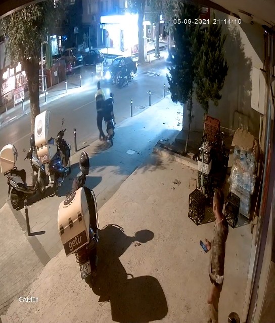 Kadıköy'de genç fenomen Aleyna Yaren motosikletiyle kaza yaptı