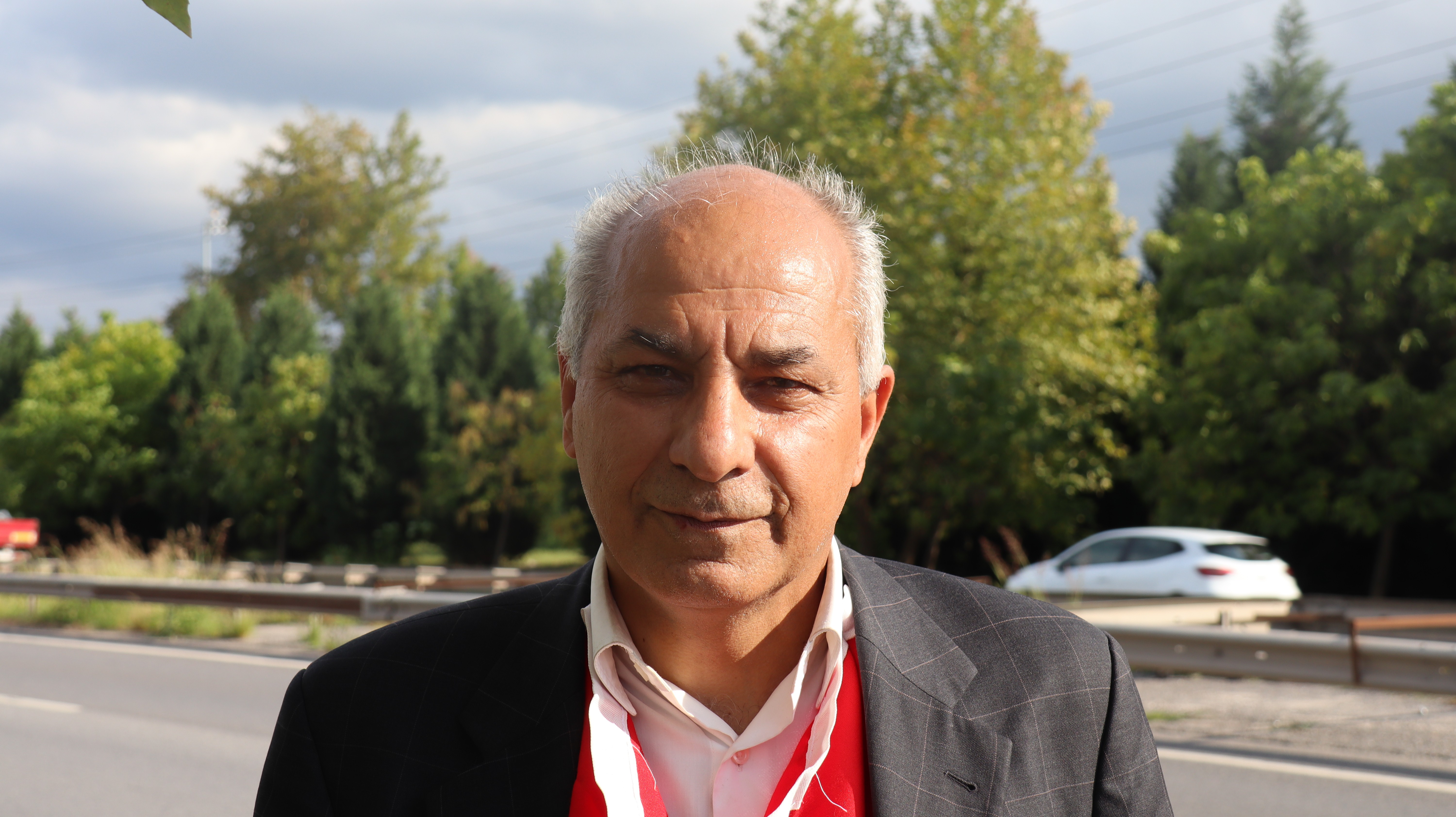 Aşı olmayıp PCR testi yaptırmayınca 450 km uzaklıktaki evine yürümek zorunda kaldı