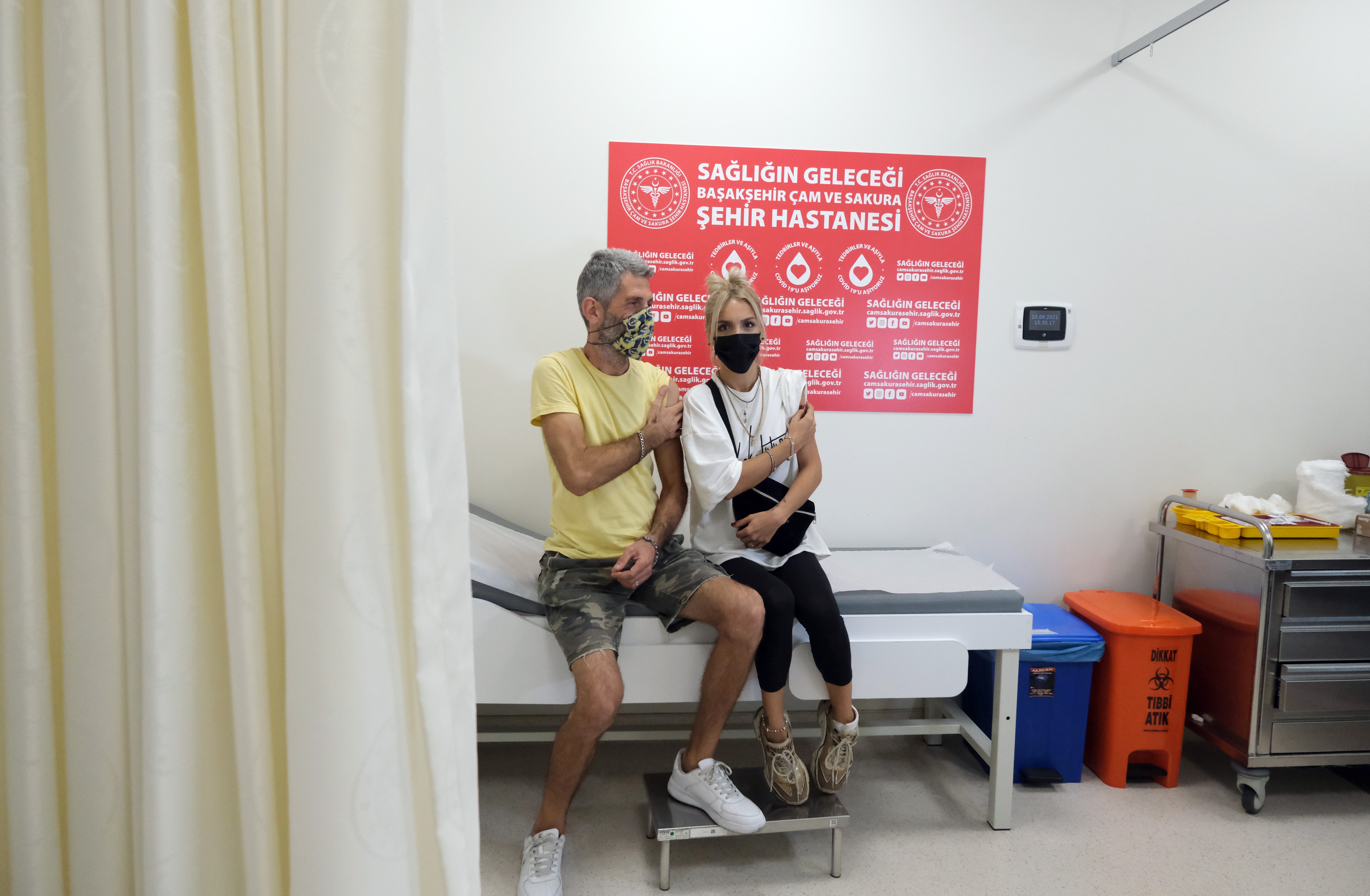 PCR testi zorunluluğu aşıda hız kazandırdı