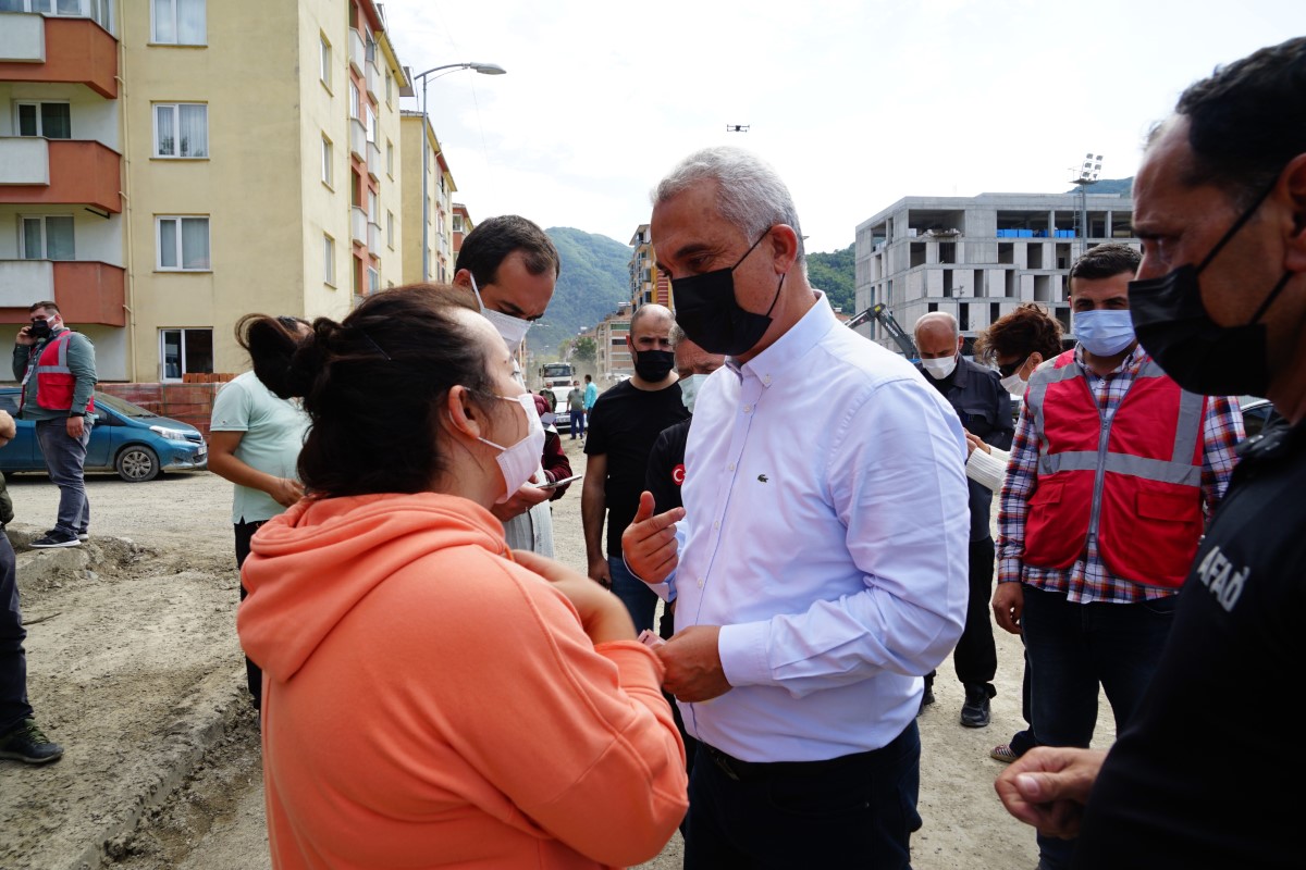 Selden etkilenen 7 bin 262 aileye 135 milyon 472 bin TL nakdi yardım yapıldı