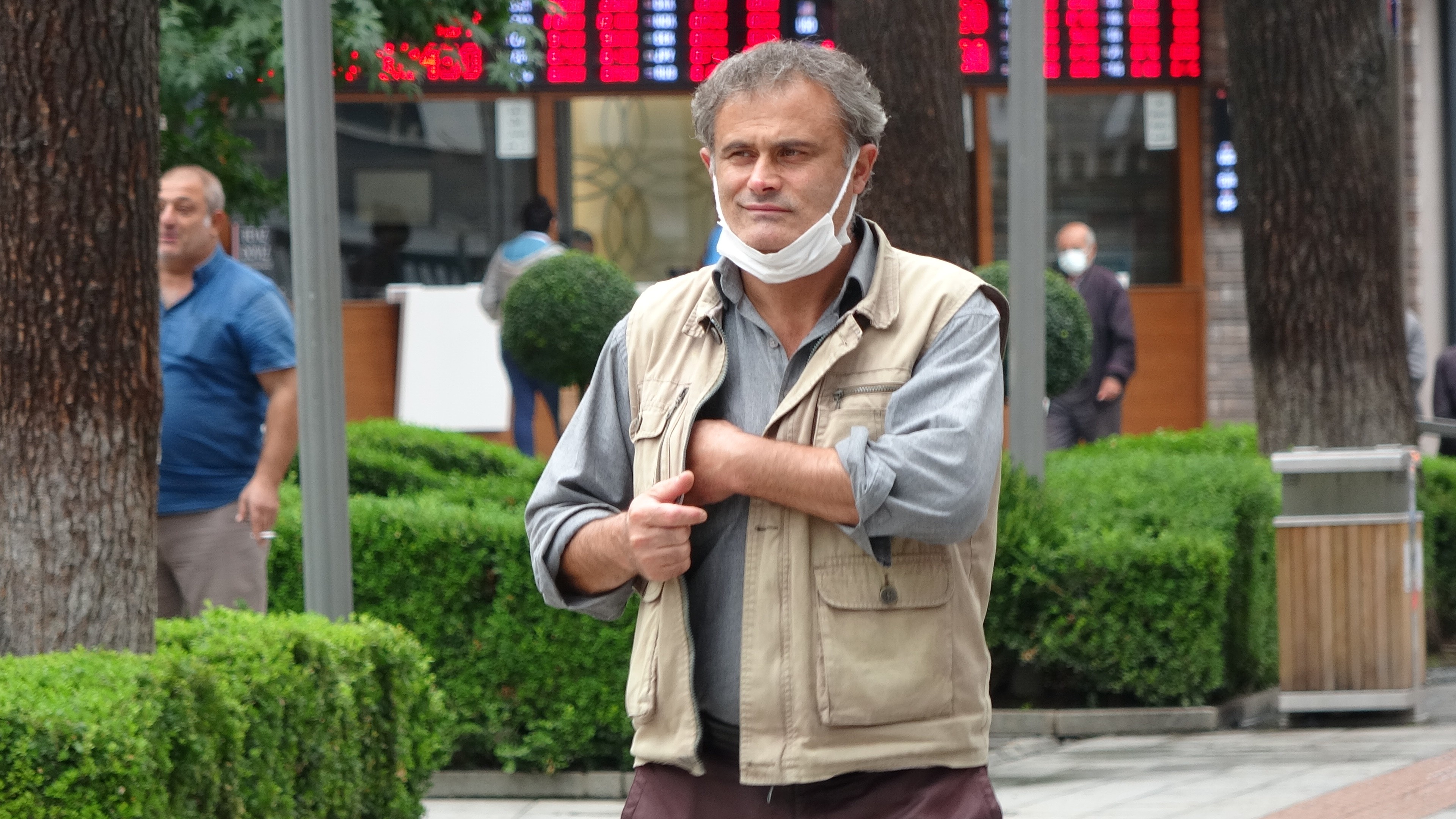 En çok Covid vakasının görüldüğü Trabzon’da maskeler çene altında