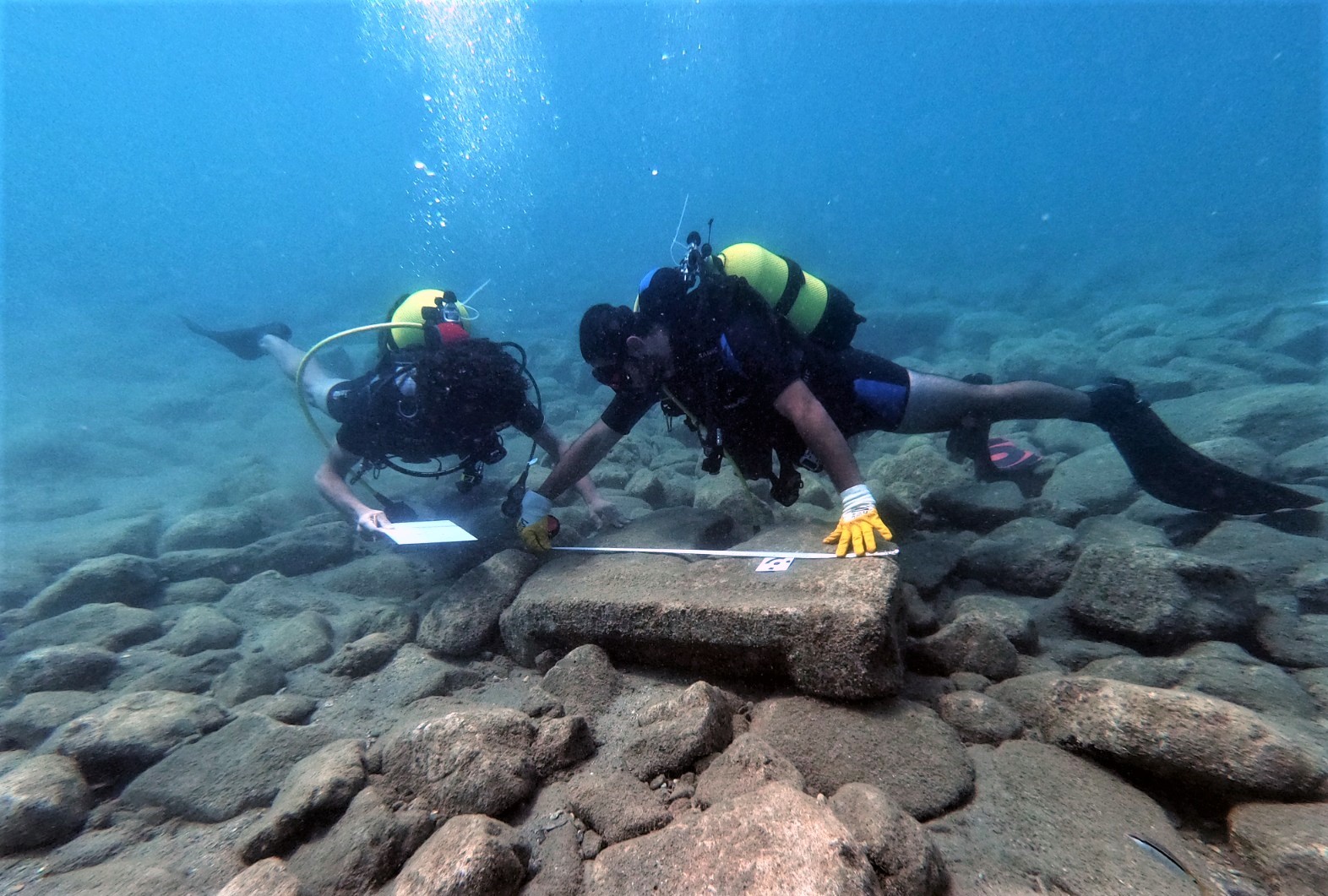 Antik kent Anemurium’da bir mezarda 2 bin yıllık 4 insan iskeleti bulundu