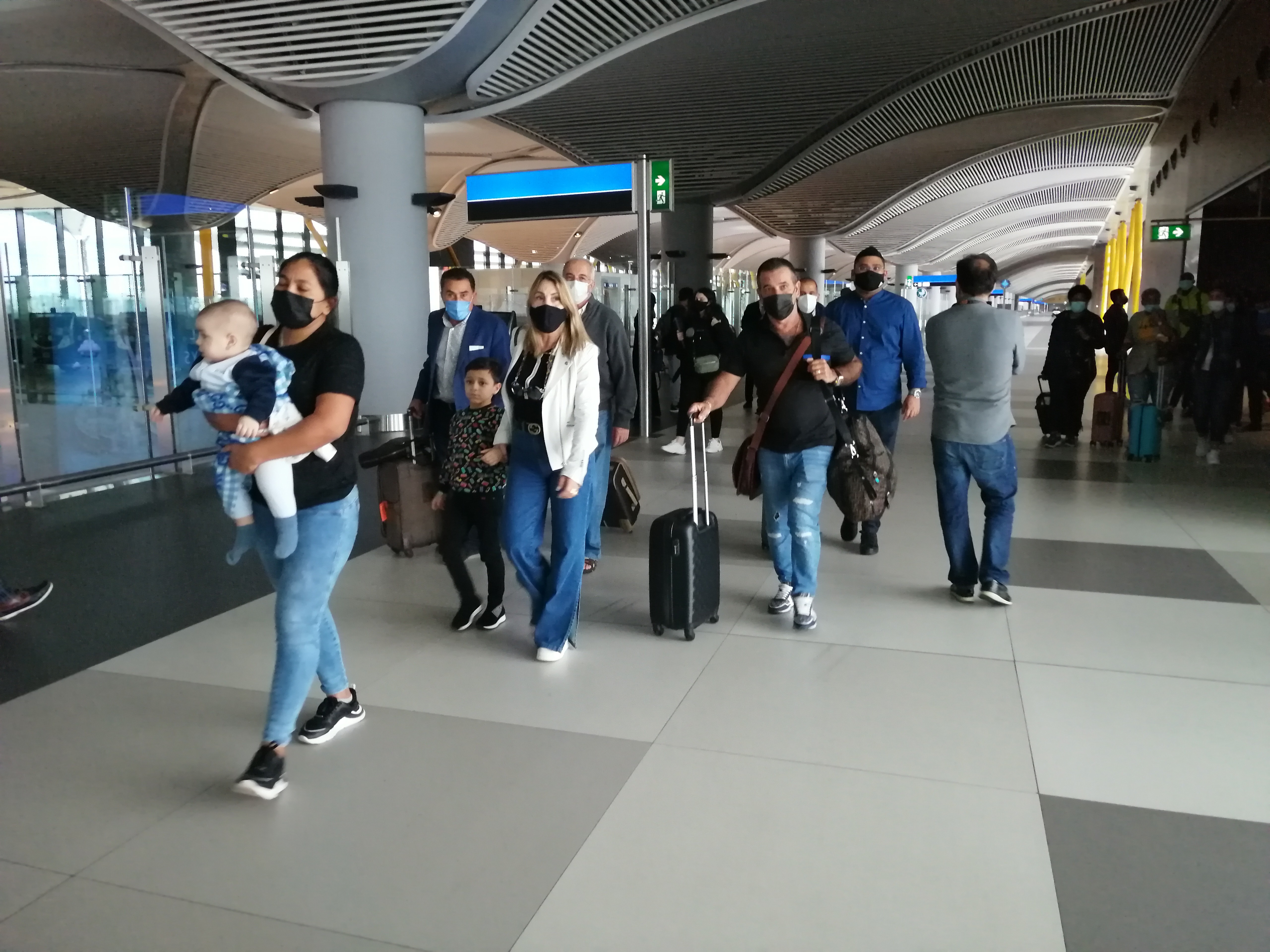 Dünyanın en büyük yolcu uçağıyla İstanbul Havalimanı'na ilk tarifeli uçuş