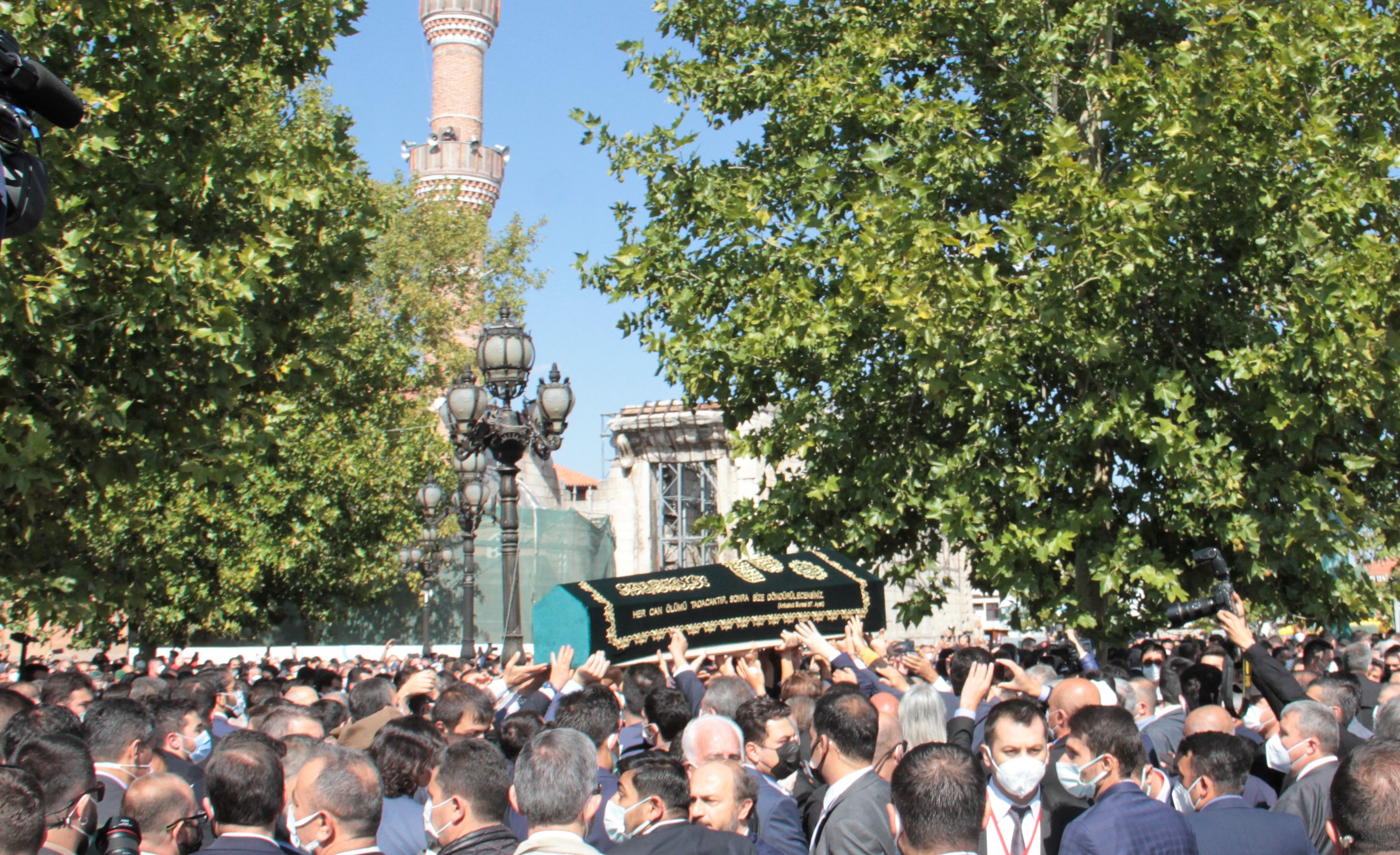 Oğuzhan Asiltürk son yolculuğuna uğurlandı