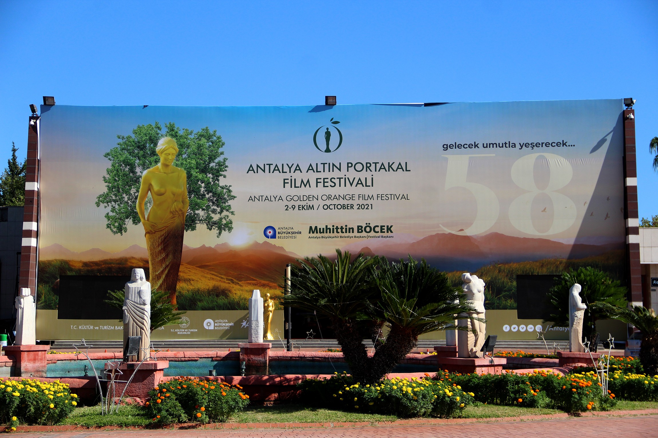 Antalya Altın Portakal Film Festivali için 58 Venüs heykeli yerini aldı