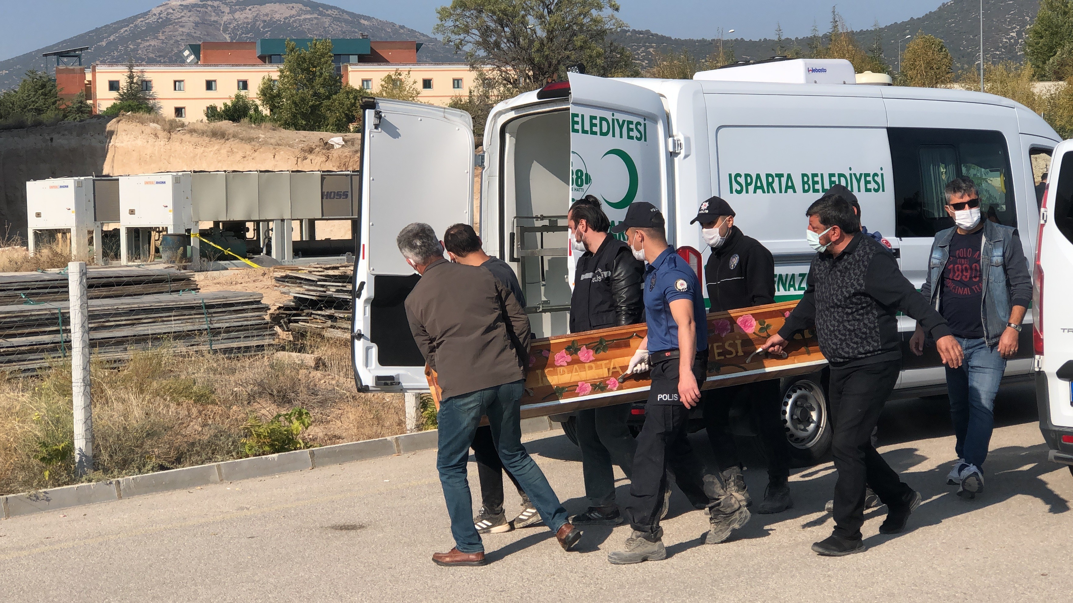 SDÜ kampüsü içinde inşaat çukuruna düşen üniversite öğrencisi hayatını kaybetti