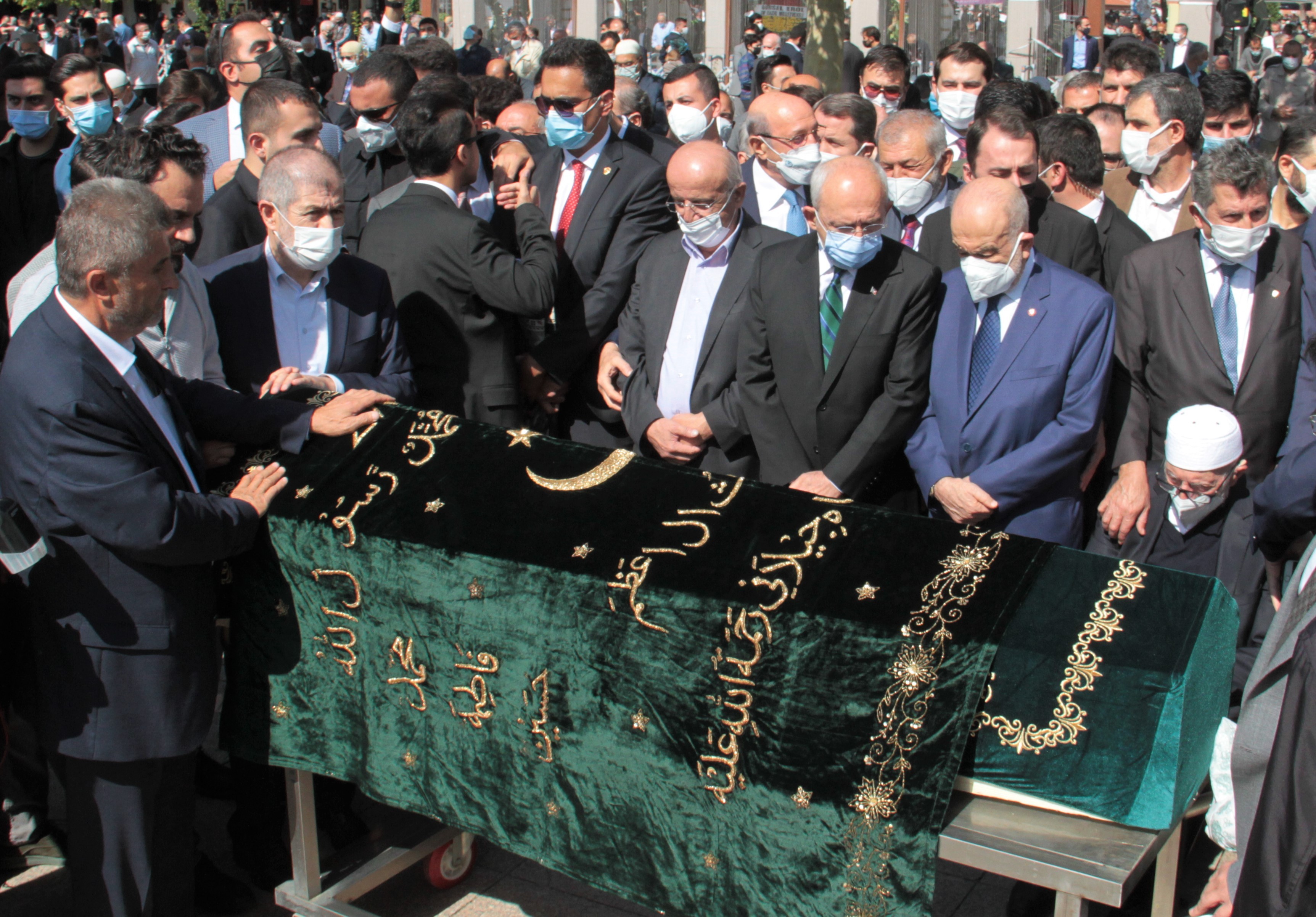 Oğuzhan Asiltürk son yolculuğuna uğurlandı