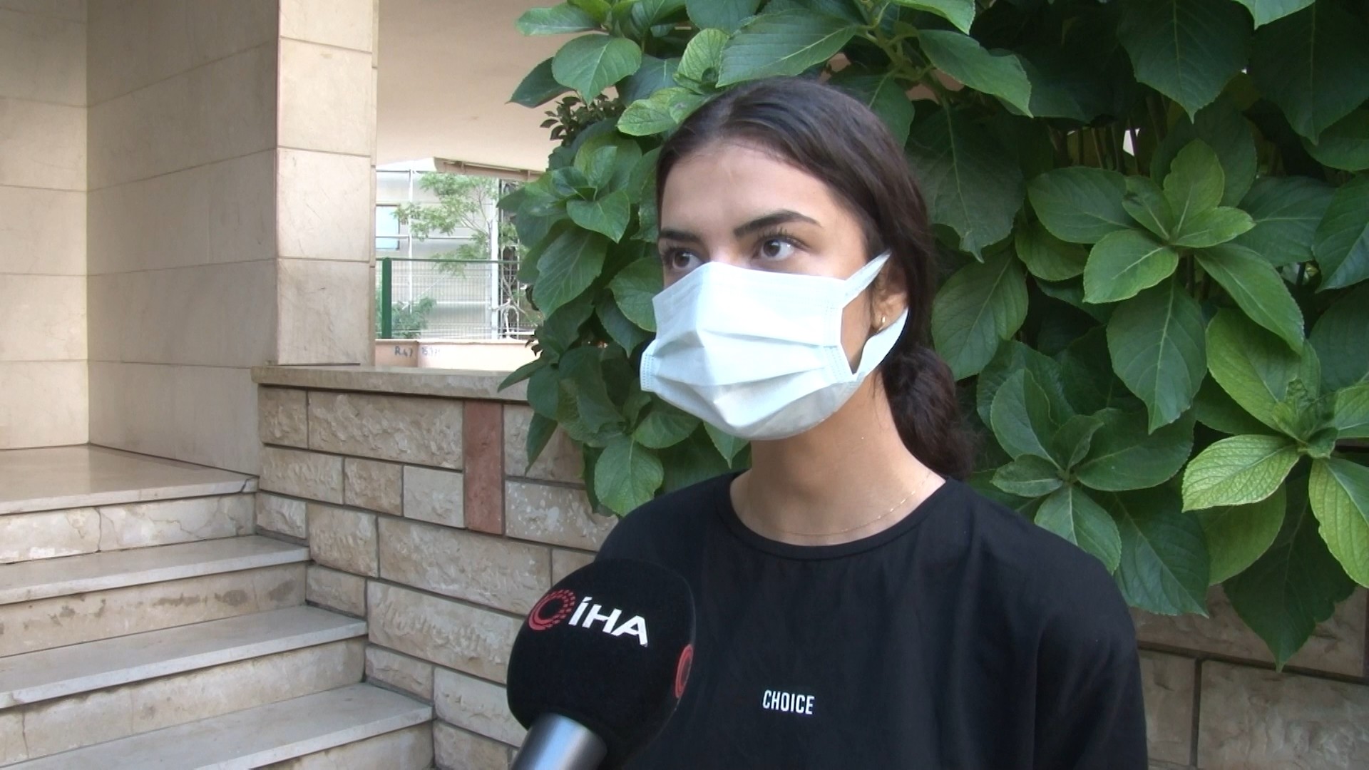 Kadıköy'de genç kızın hırsızlarla mücadelesi: Silah çekip, kaçtılar