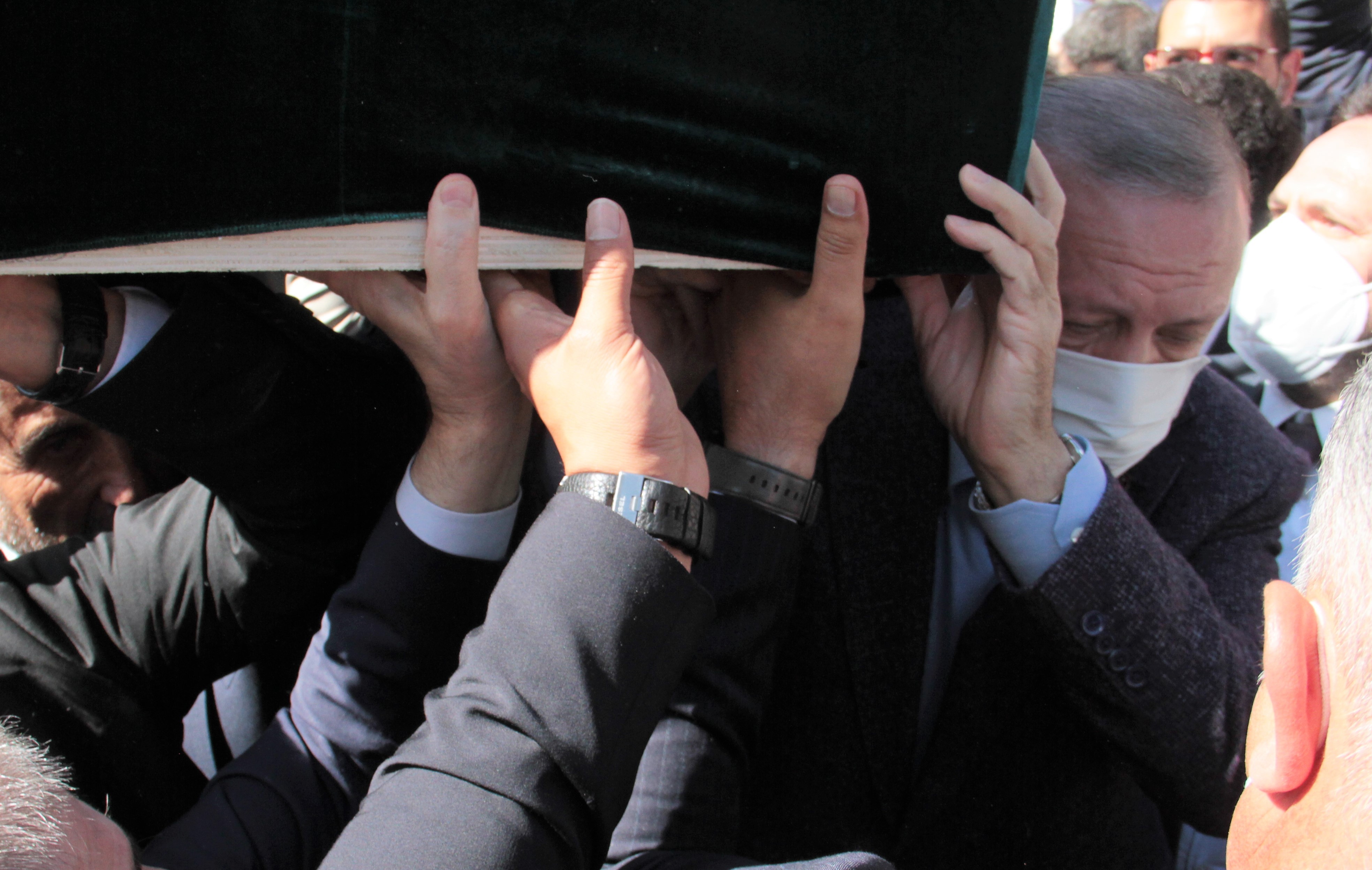 Oğuzhan Asiltürk son yolculuğuna uğurlandı