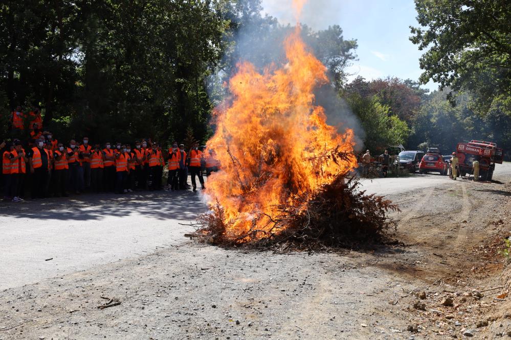 Yangın söndürme gönüllülerinden nefes kesen tatbikat