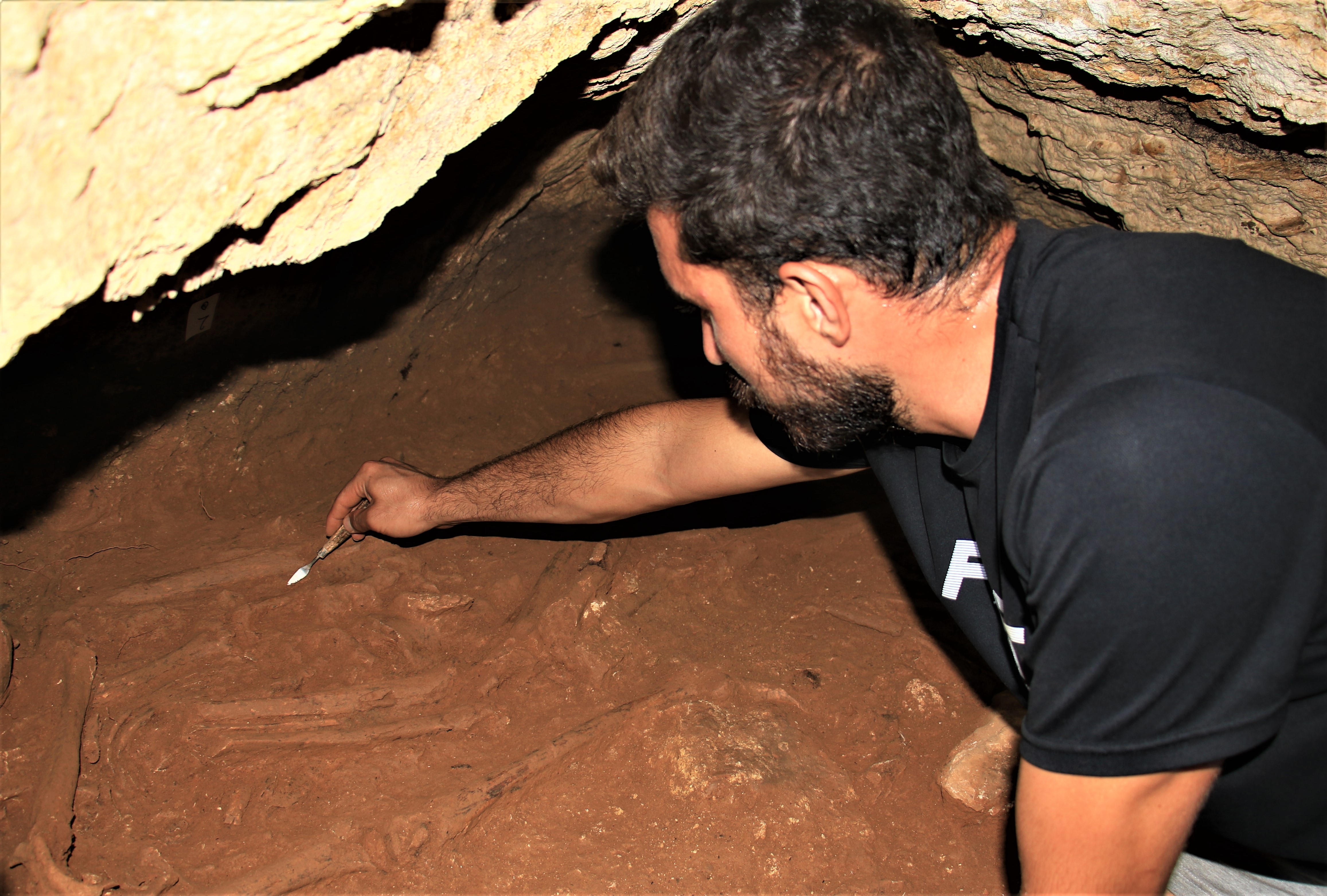 Antik kent Anemurium’da bir mezarda 2 bin yıllık 4 insan iskeleti bulundu