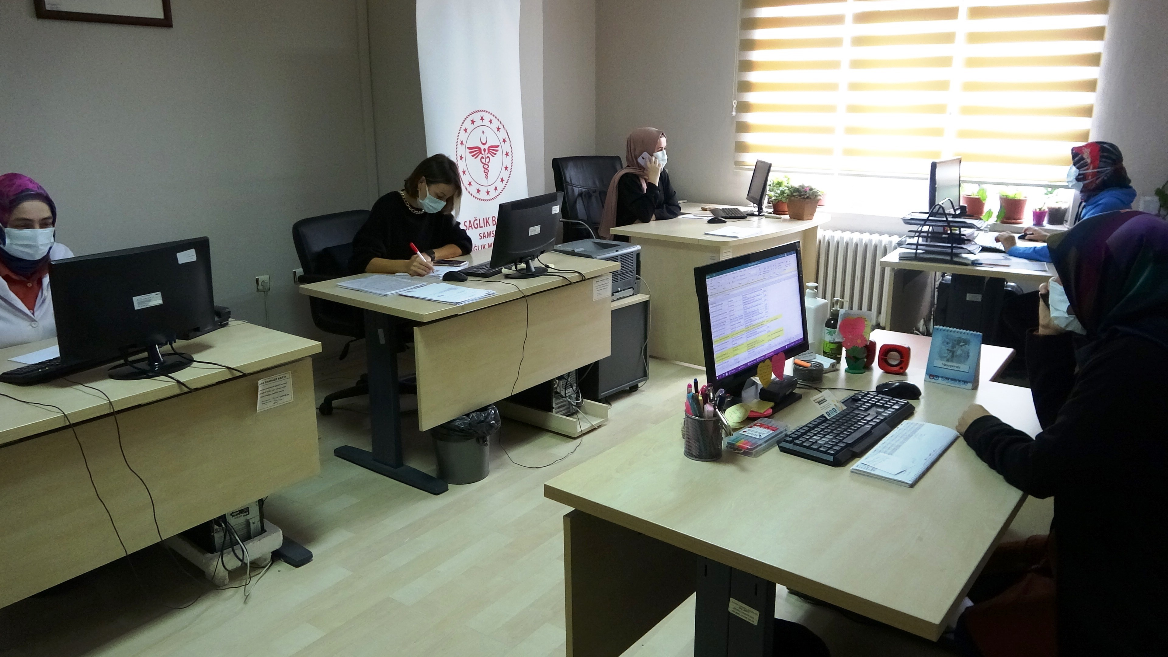 Bir tıbbi sekreter 2 bin kişiyi aşı olmaya ikna etti