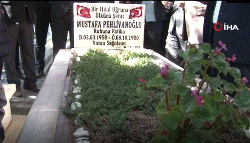 Evren, 'bir sağdan bir soldan' dedi, asıldıktan sonra beraat etti