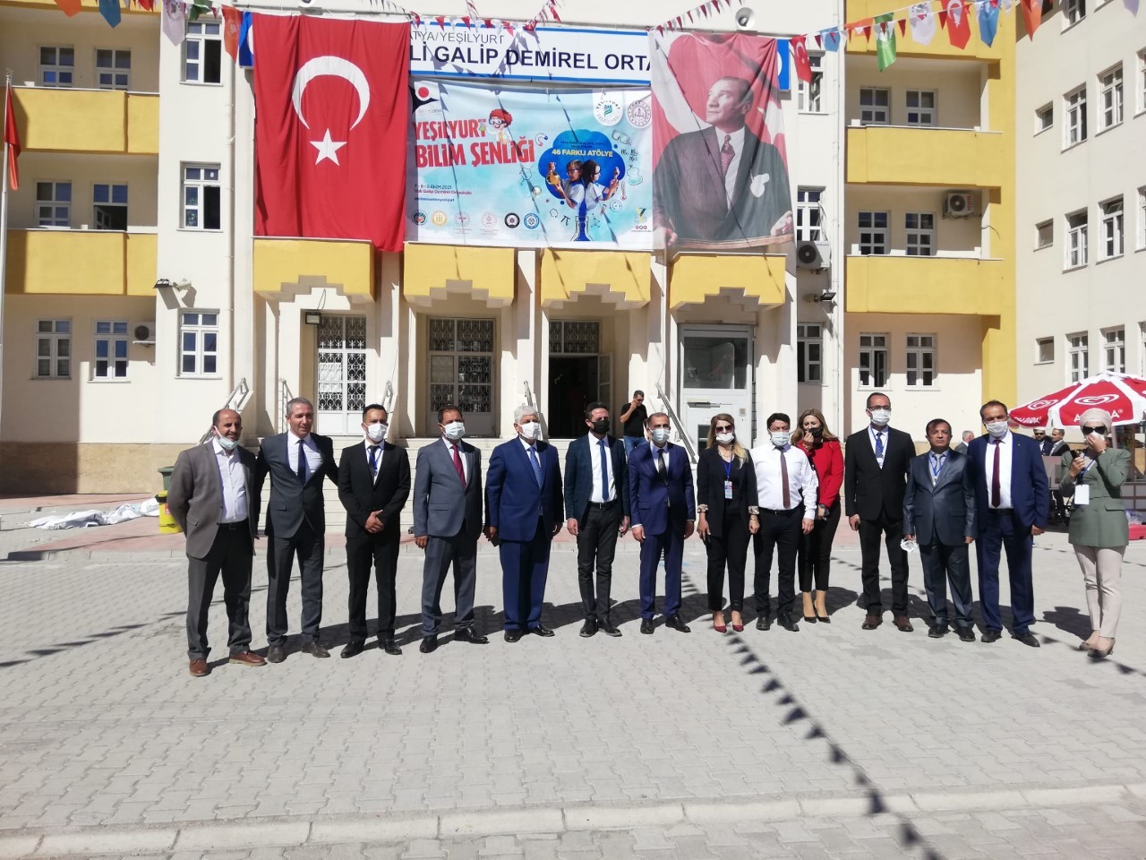 Geleceğin bilim adamları Yeşilyurt bilim şenliğinde buluştu