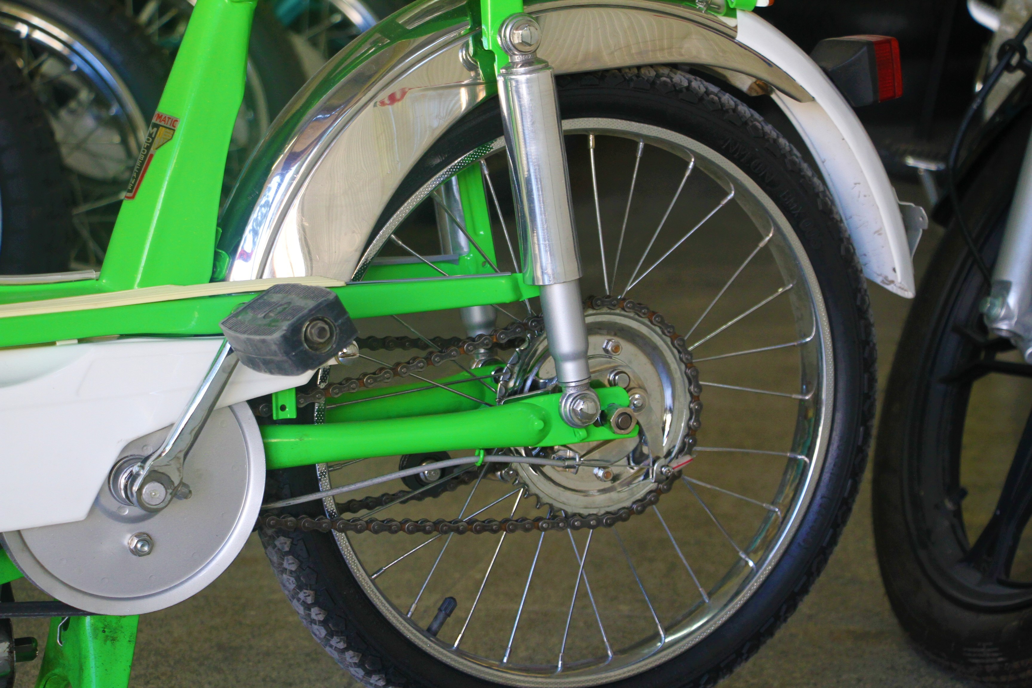 Elazığlı motosiklet ustası, 1951 model mini mobilete gözü gibi bakıyor