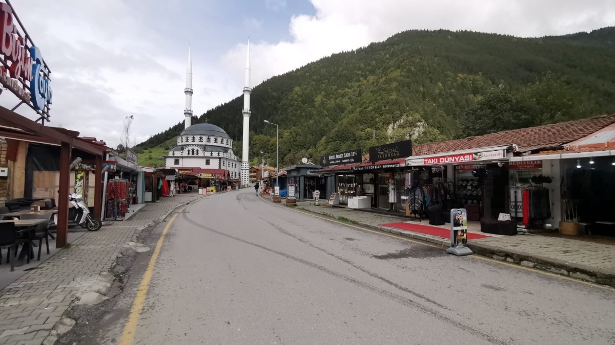 Uzungöl 21 yıldır çözülemeyen imar planını bekliyor