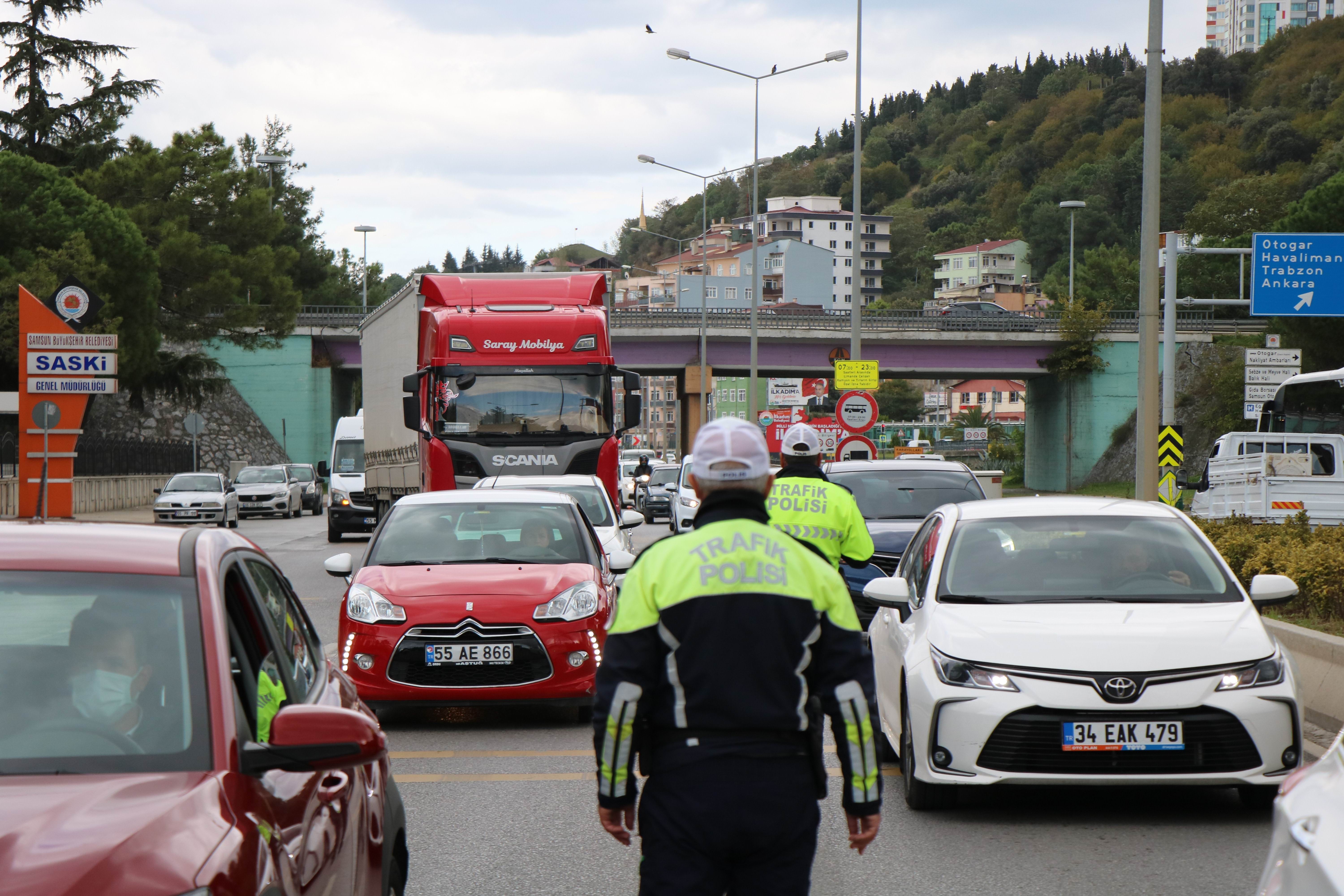 Modifiye tutkunu sürücüler cezadan kaçamadı
