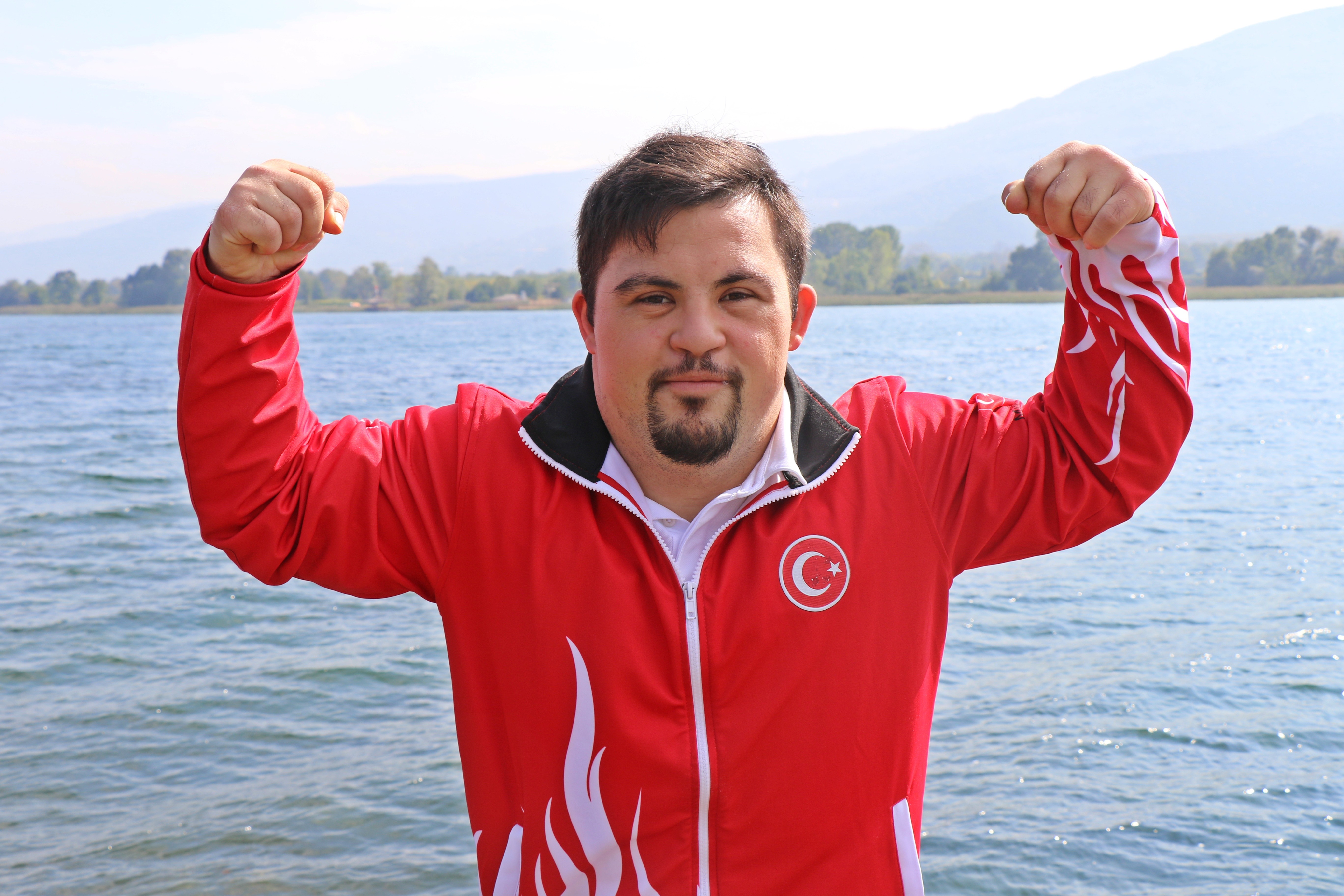 Kendisine garip bakanları şampiyonluklarıyla utandırıyor