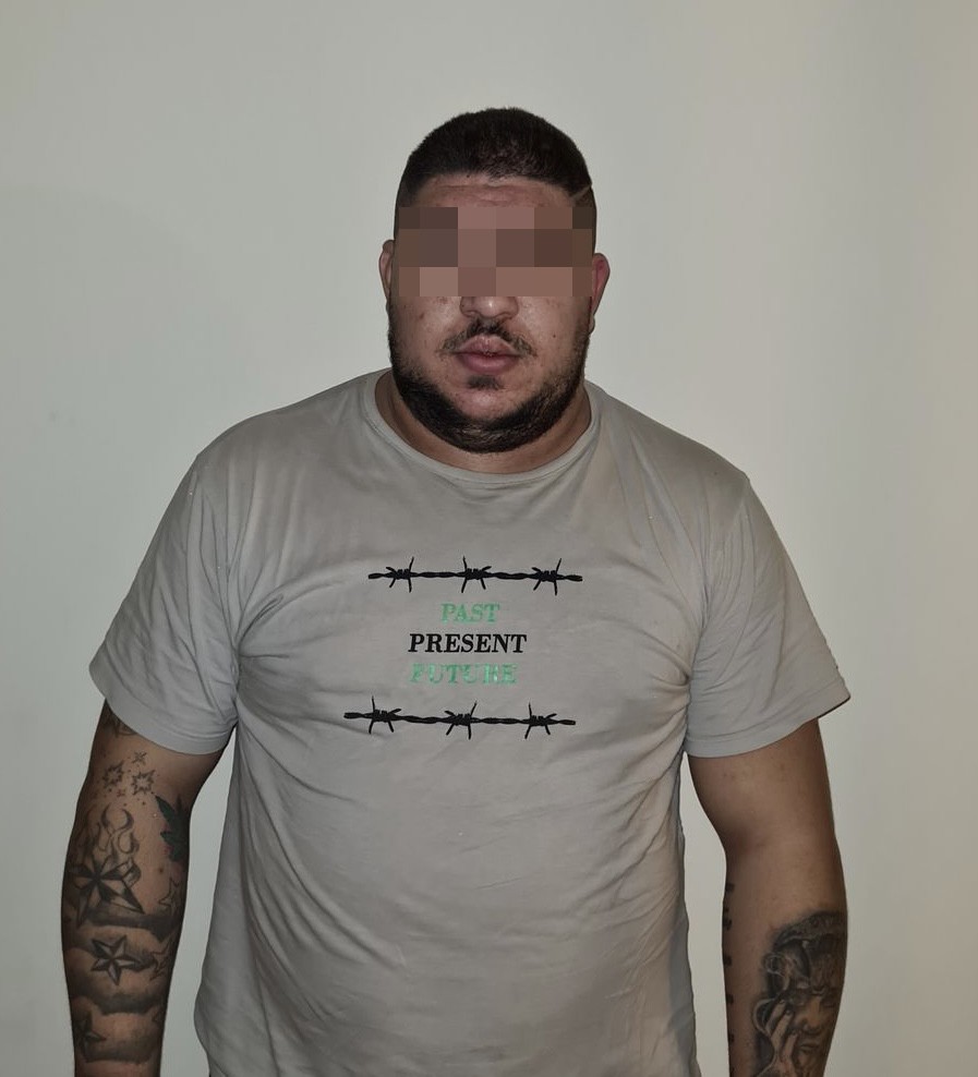 İstanbul’da evinde 55 kilogram bonzai bulunan “Çaki” lakaplı zehir taciri yakalandı