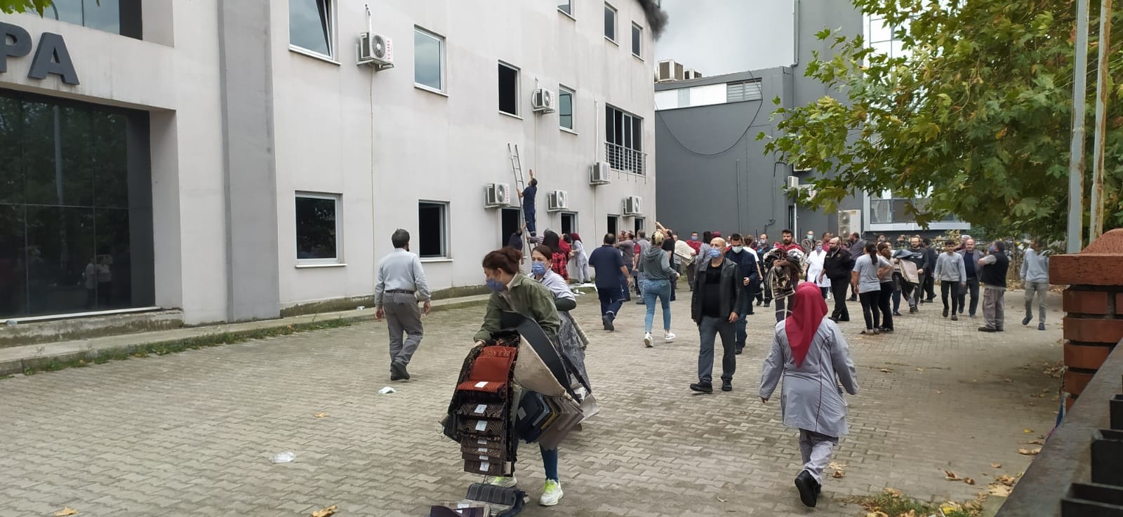 Bursa'da tekstil fabrikasındaki yangın kontrol altına alındı