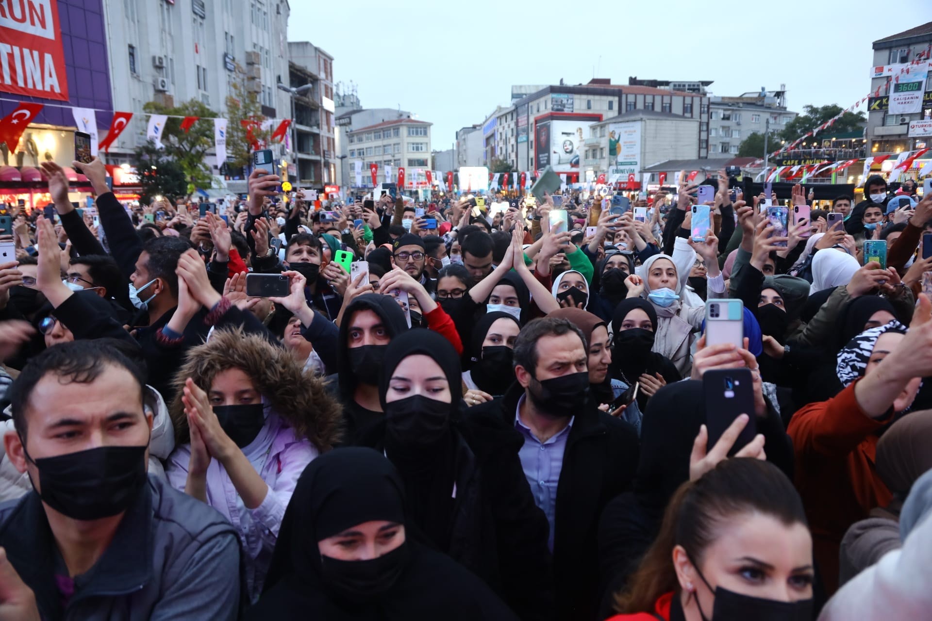 Dünyaca ünlü Maher Zain Esenler’de konser verdi