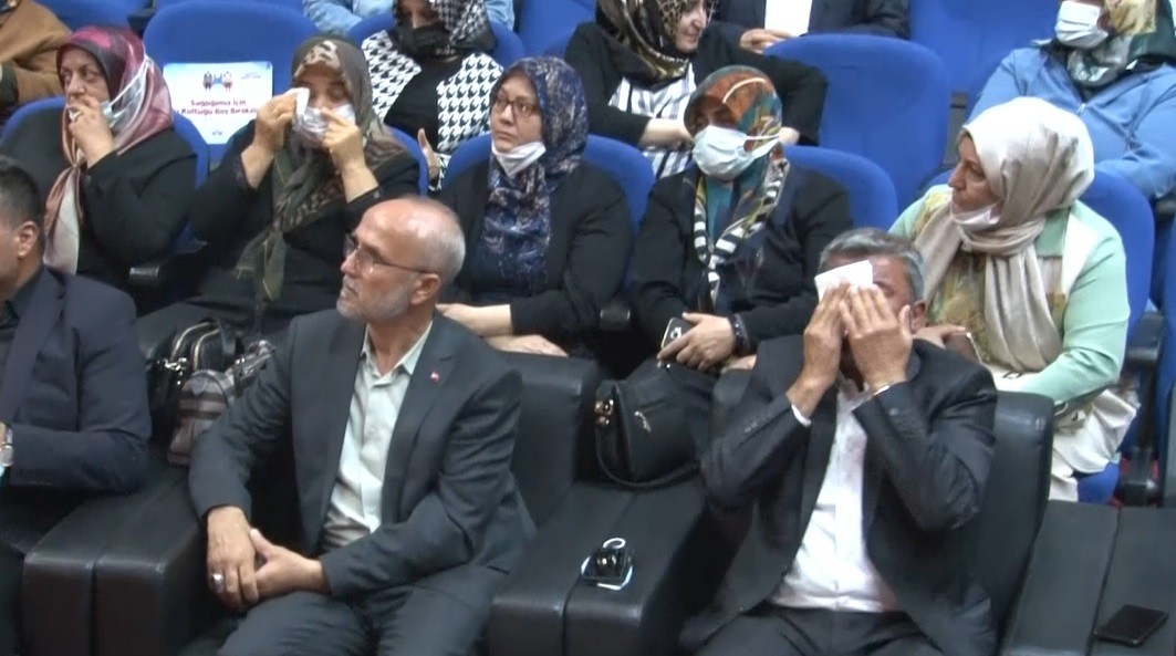 Şehit Ömer Halisdemir'in babası konuştu, herkes ağladı