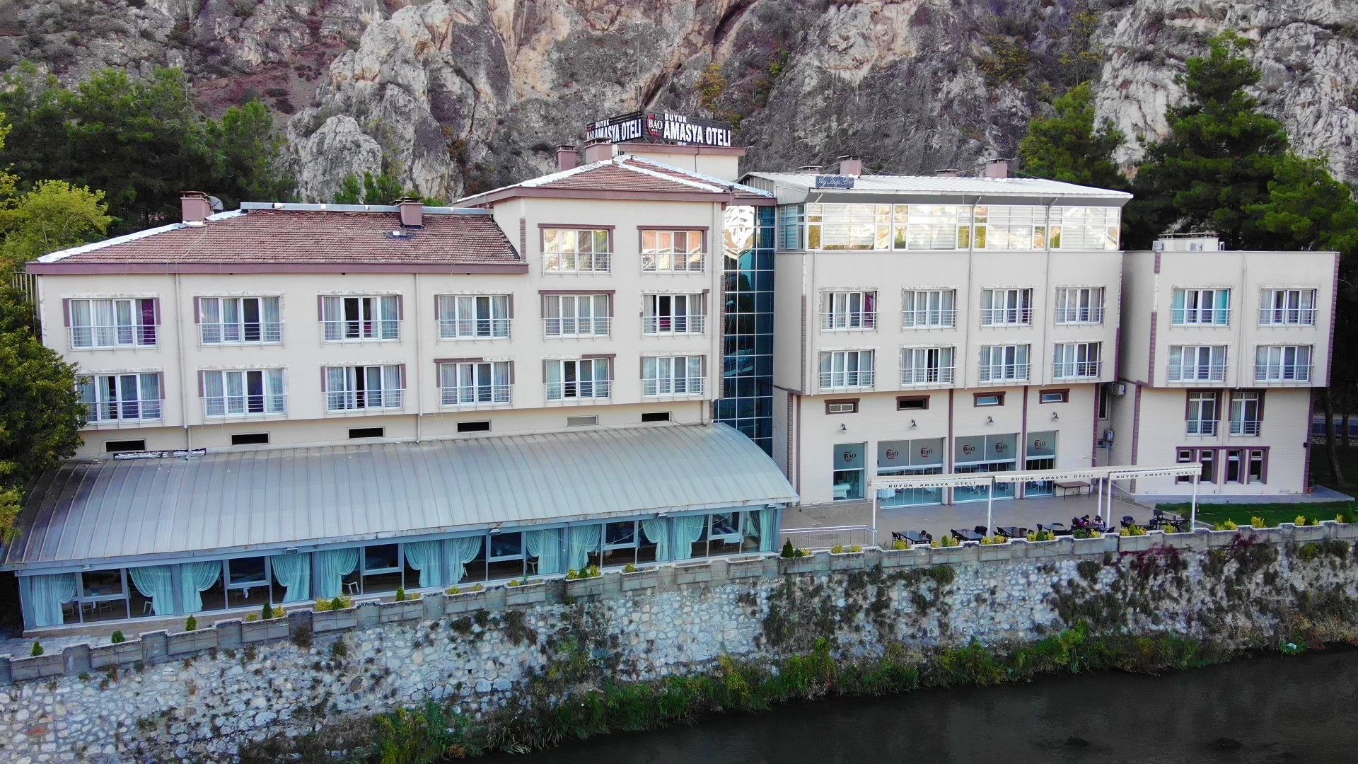Üniversitelilere aylığı 500 TL’ye Yeşilırmak manzaralı otel
