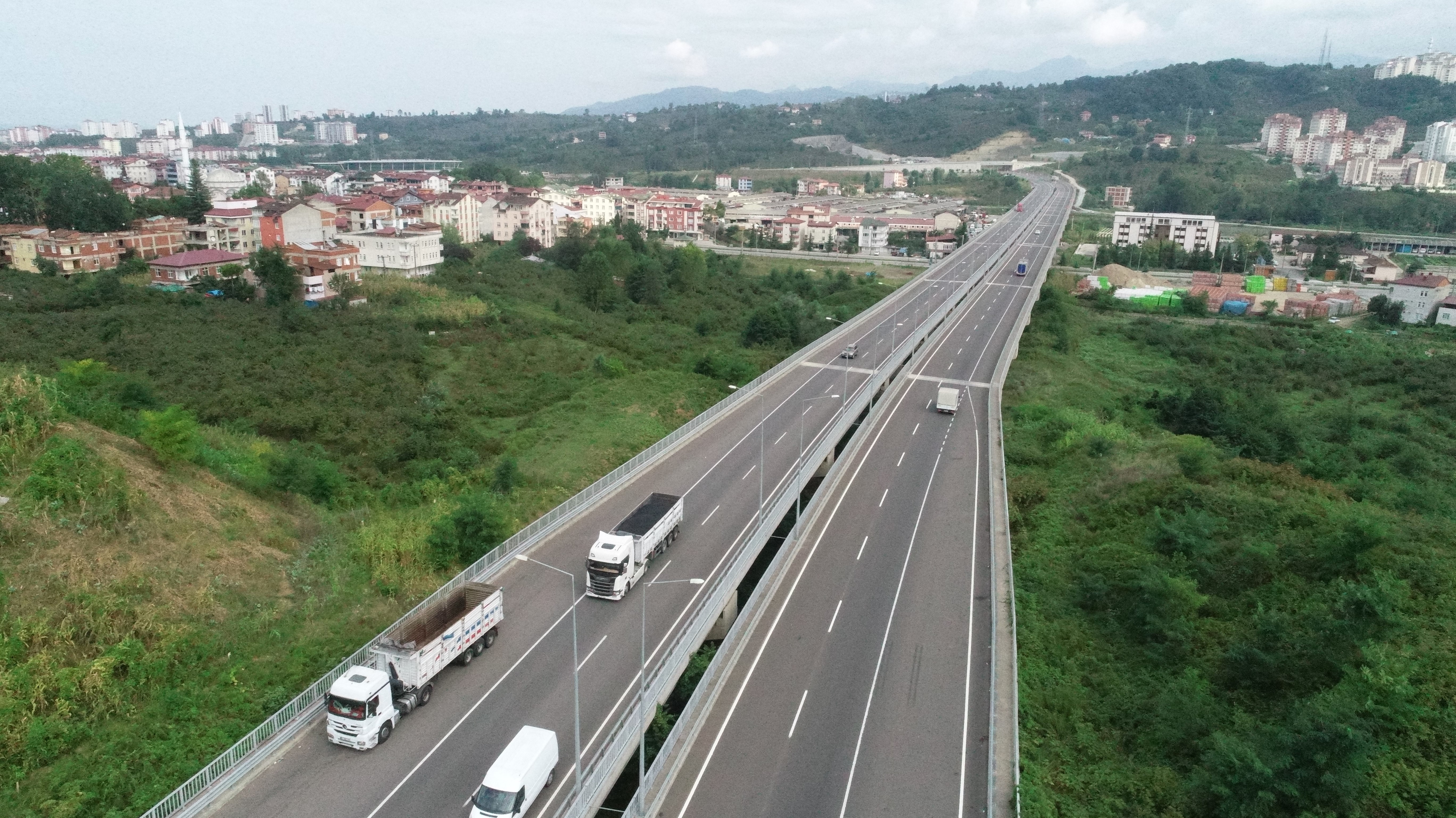 Türkiye’nin en pahalı yol projesi olan Ordu Çevre yolunda çalışmalar sürüyor